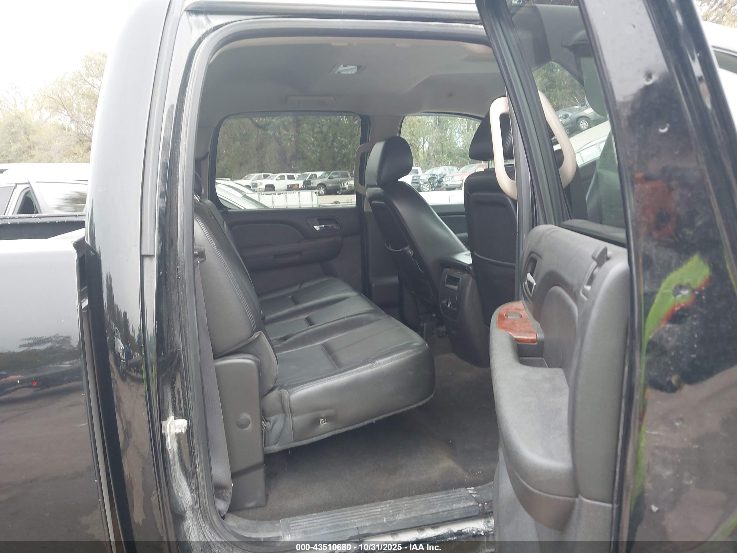 GMC SIERRA image 8