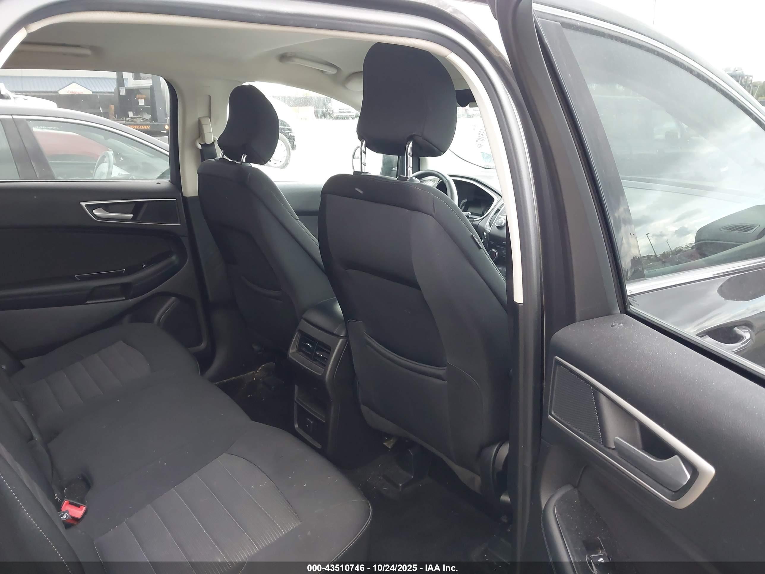 FORD EDGE image 8