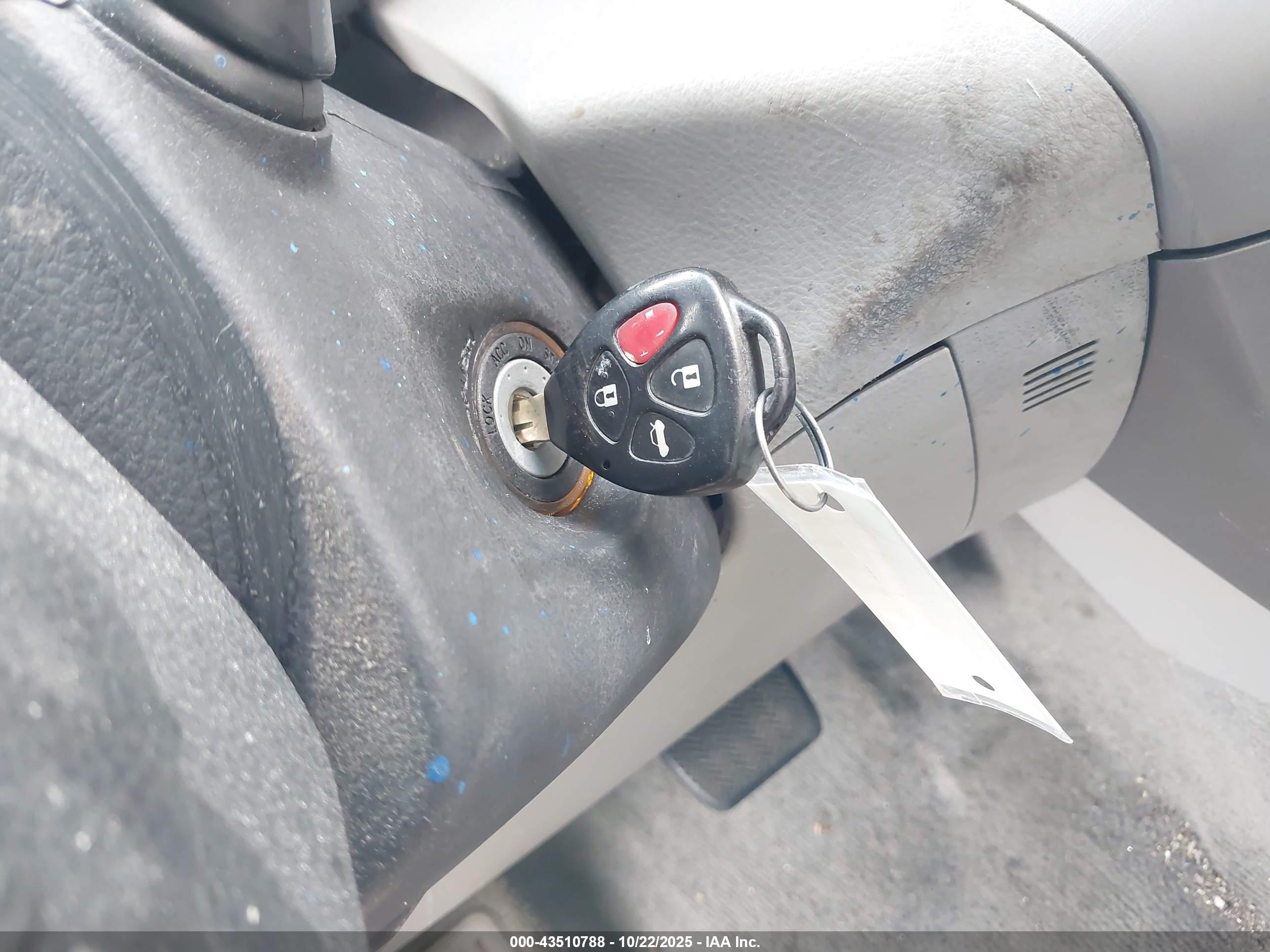 TOYOTA RAV4 image 11