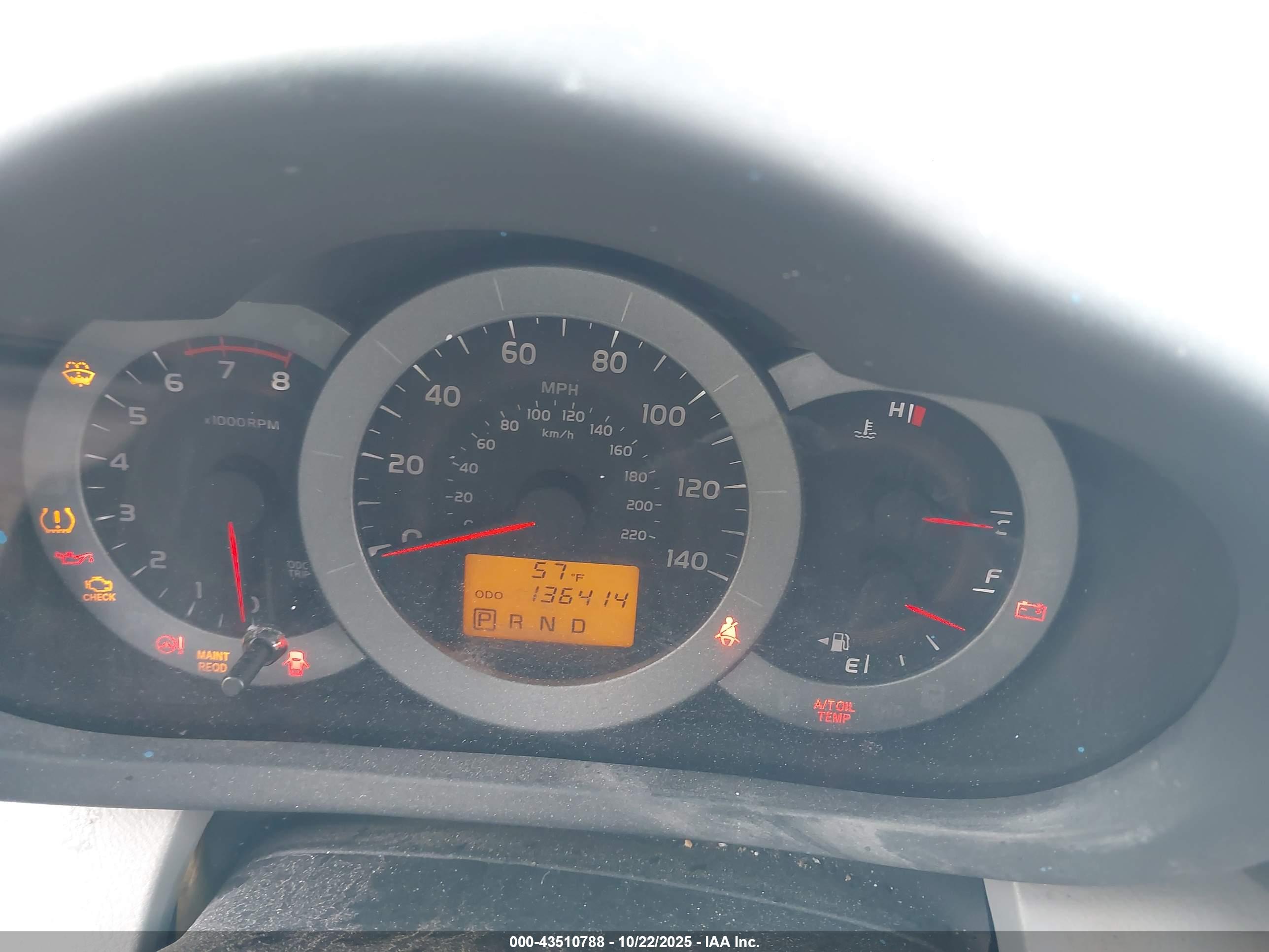 TOYOTA RAV4 image 7
