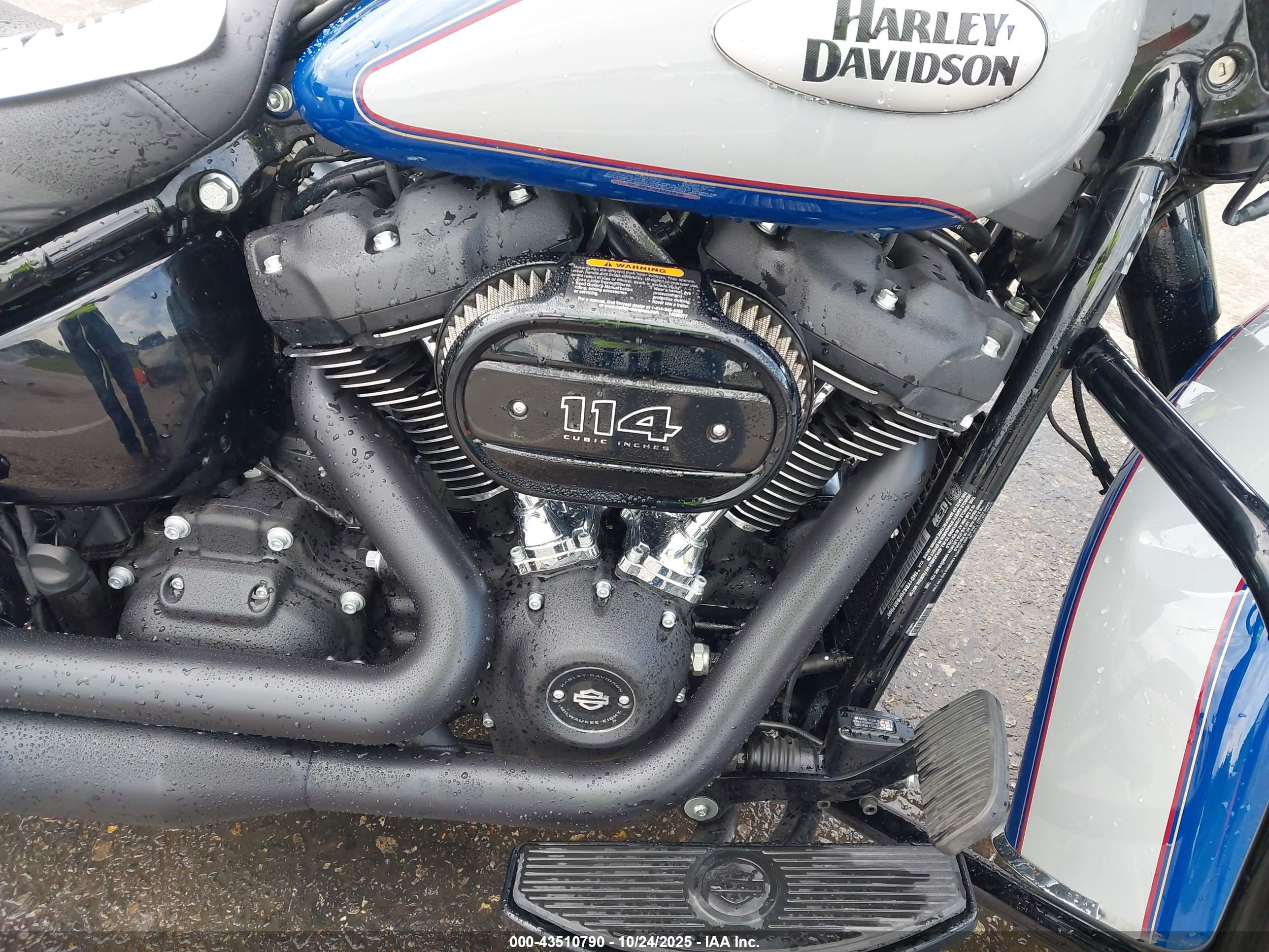 HARLEY-DAVIDSON FLHCS image 8