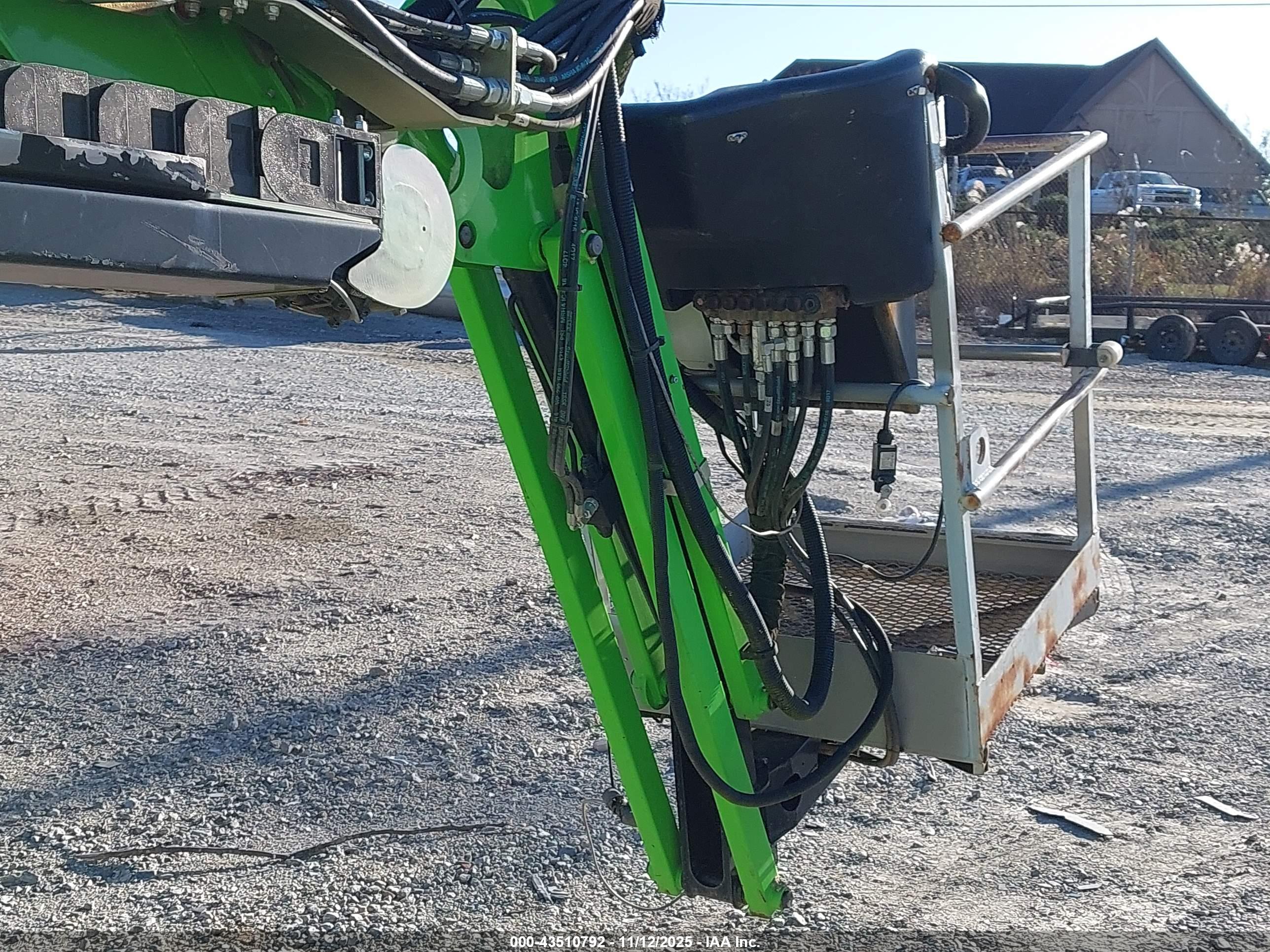 NIFTYLIFT MAN image 8