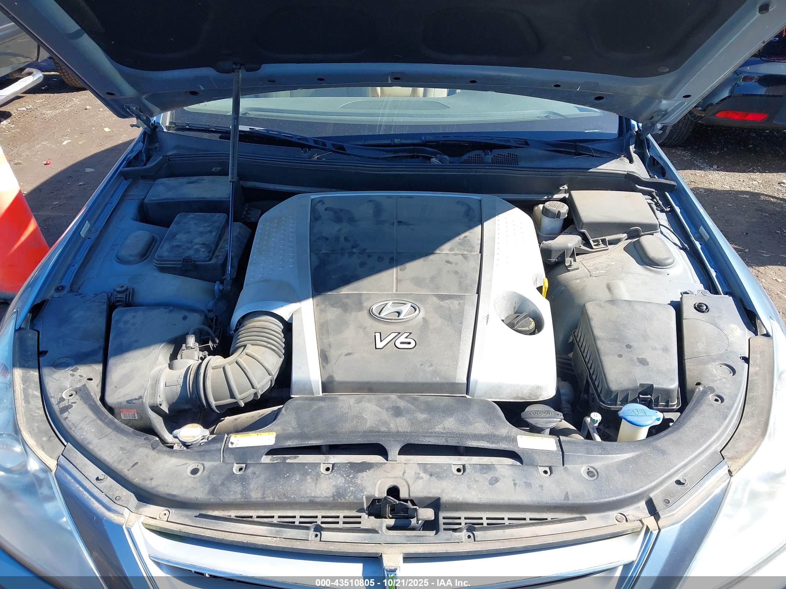 HYUNDAI GENESIS image 10