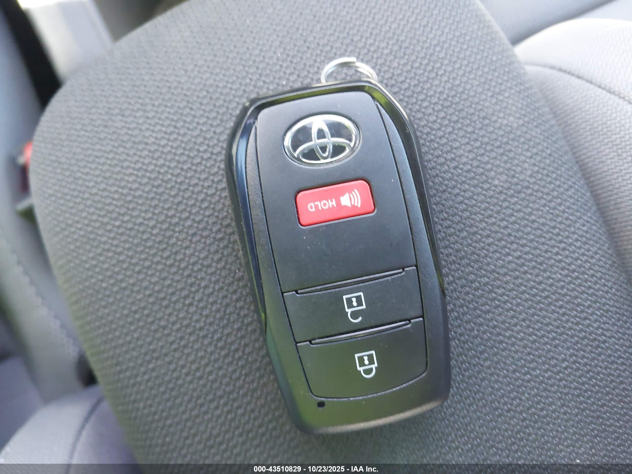 TOYOTA COROLLA image 11