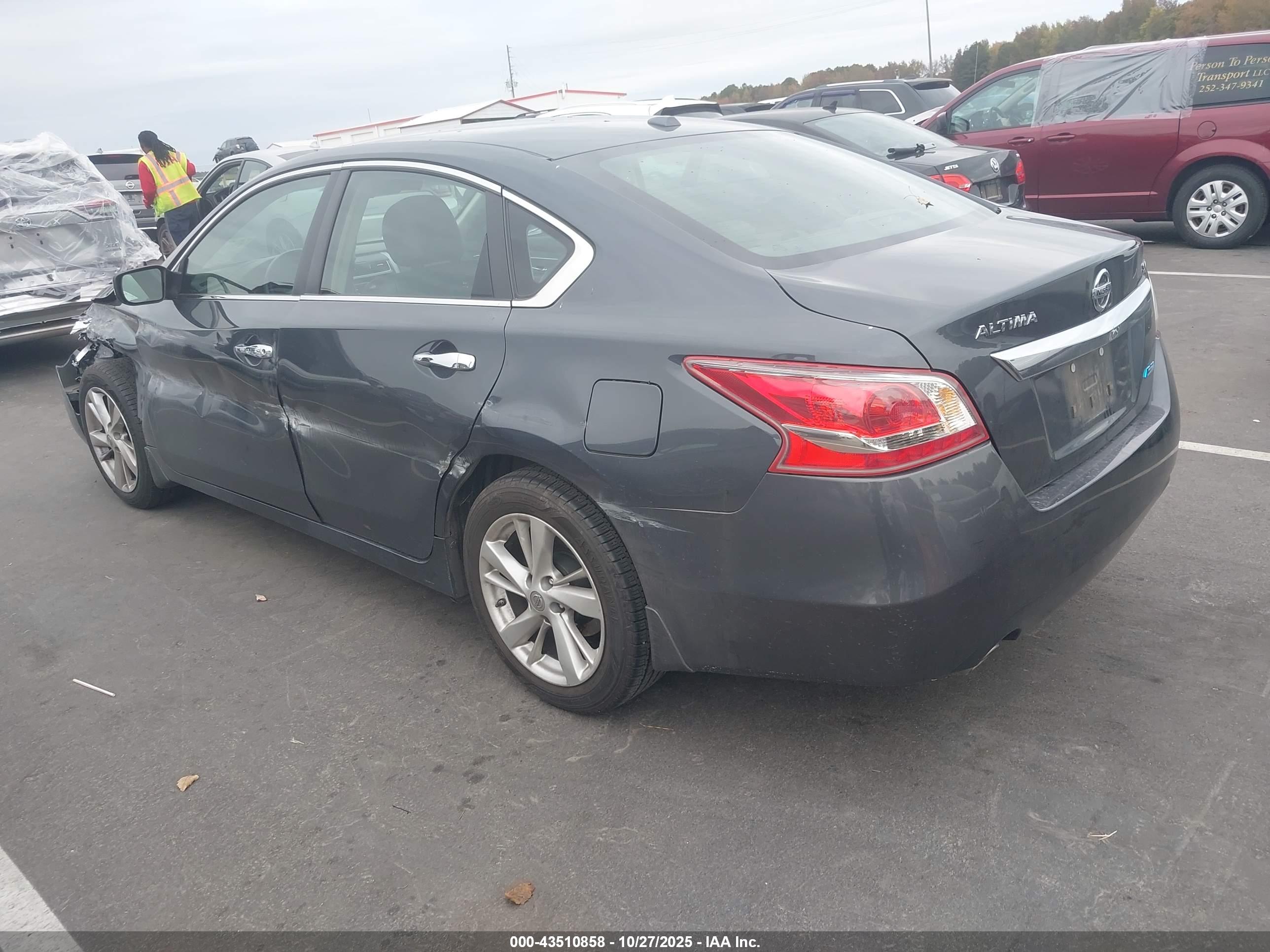 NISSAN ALTIMA image 3
