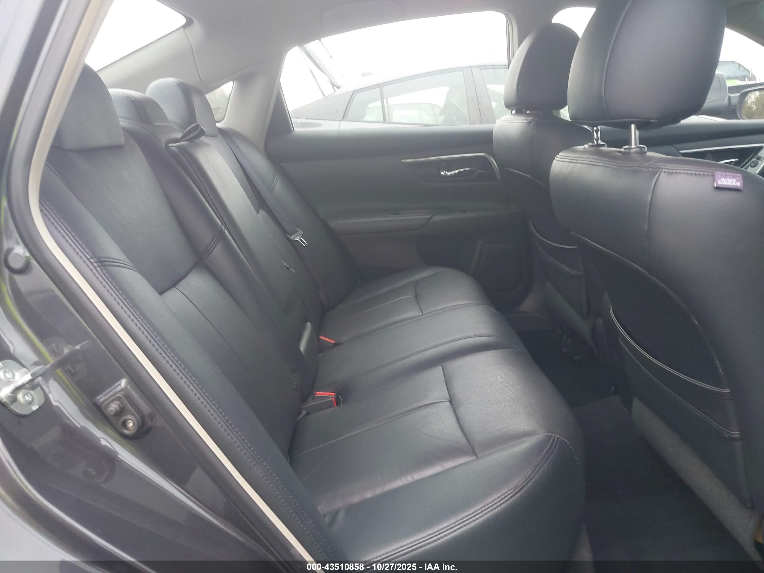 NISSAN ALTIMA image 8