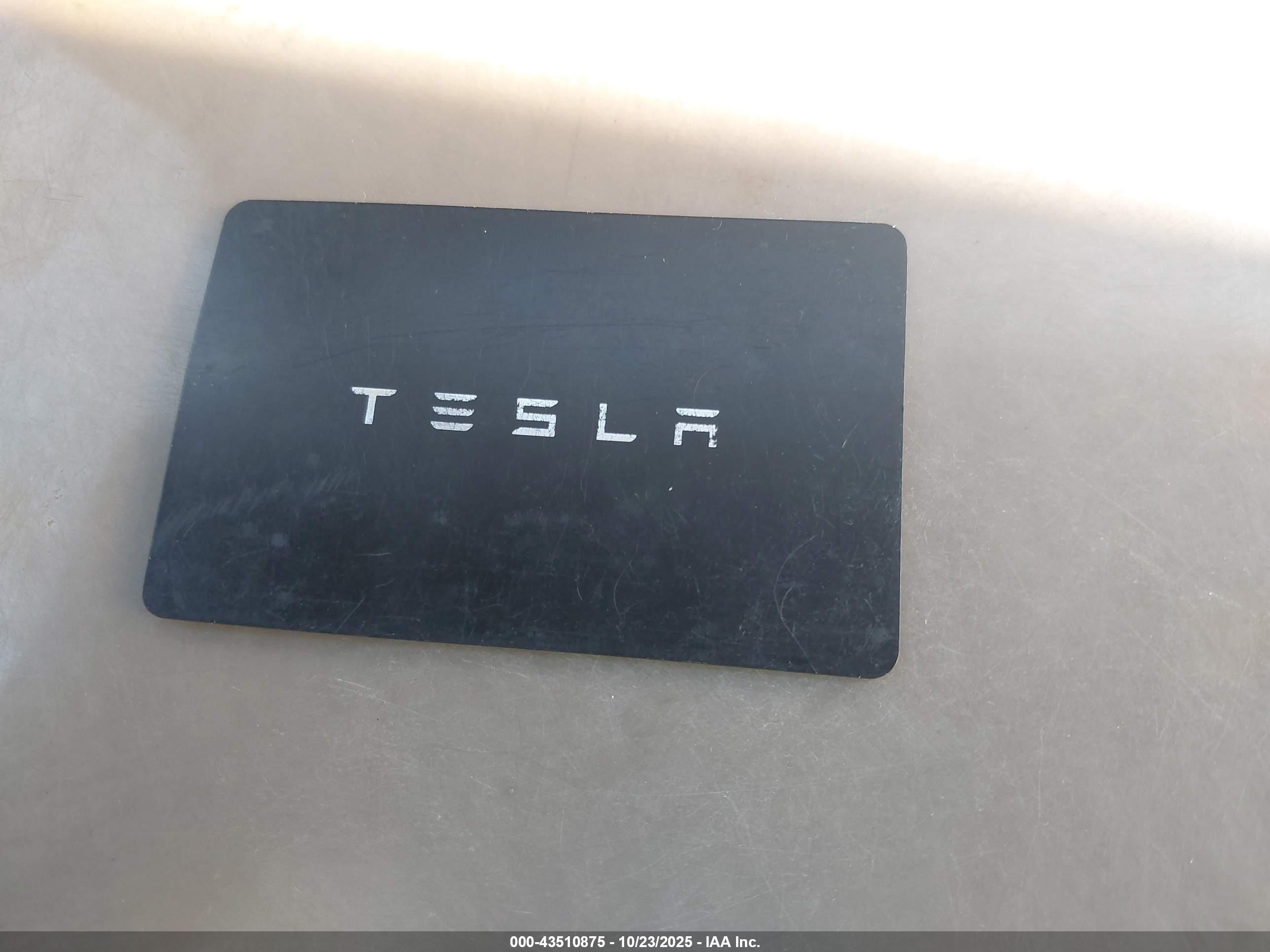 TESLA MODEL image 11