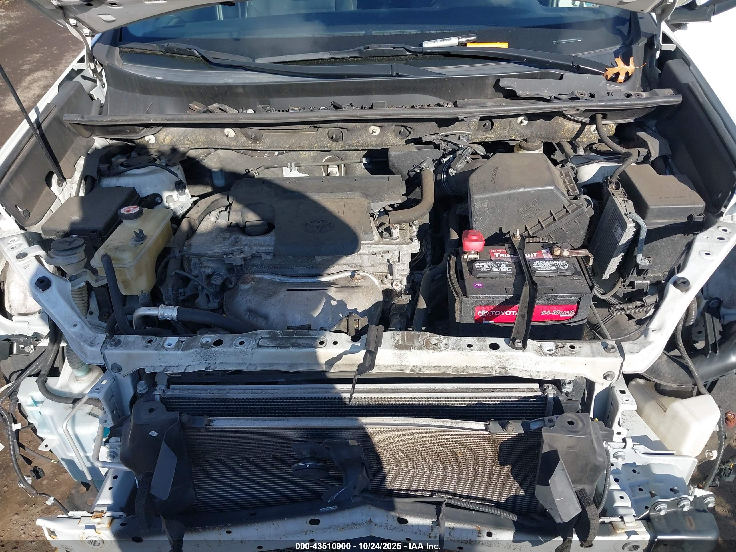 TOYOTA RAV4 image 10