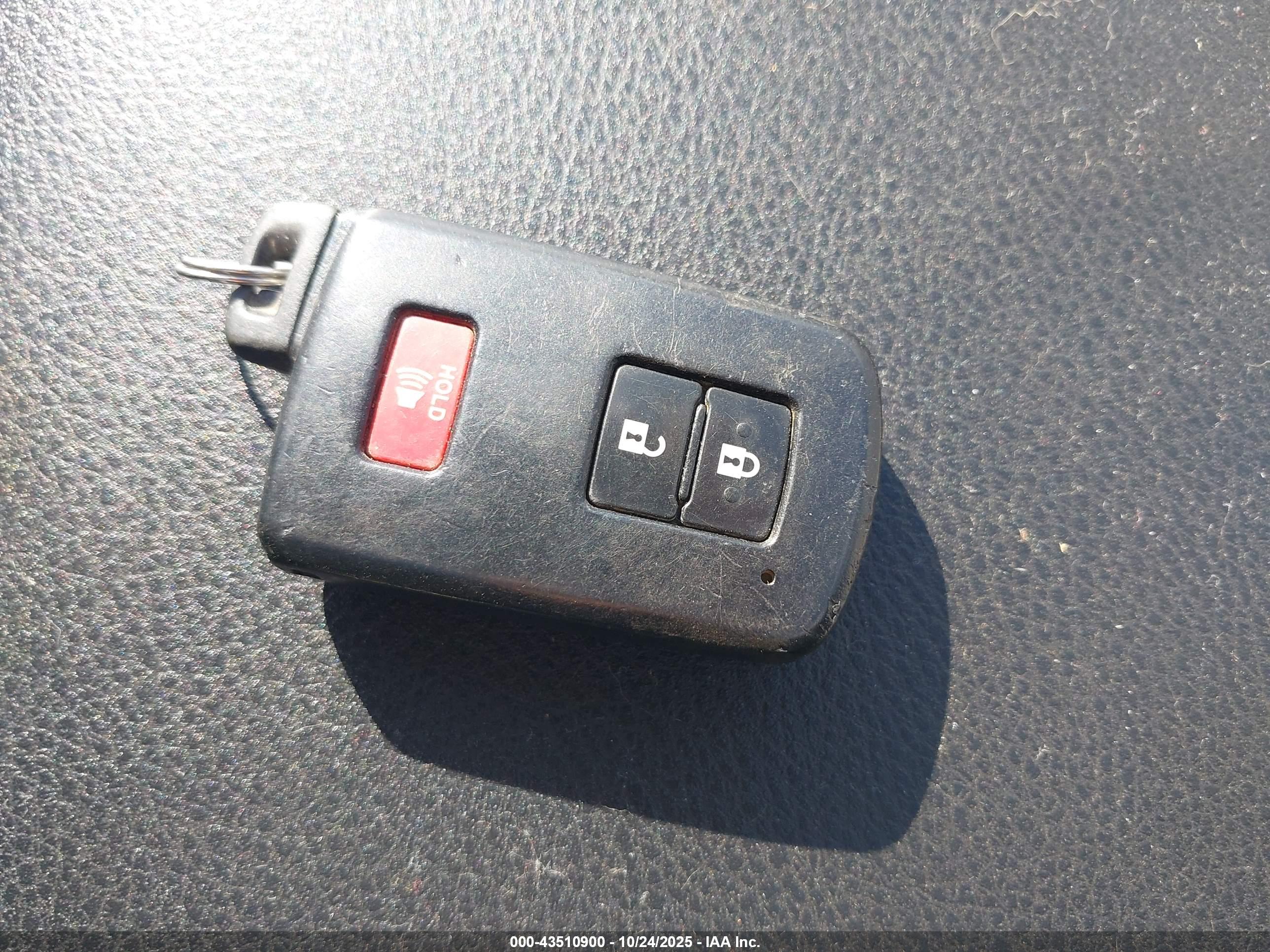 TOYOTA RAV4 image 11