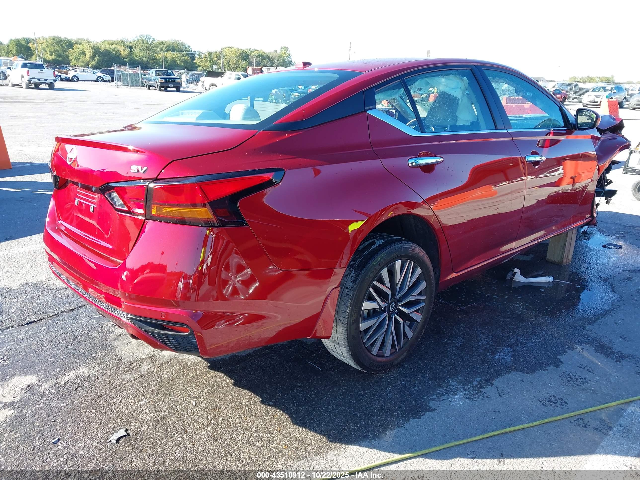 NISSAN ALTIMA image 4