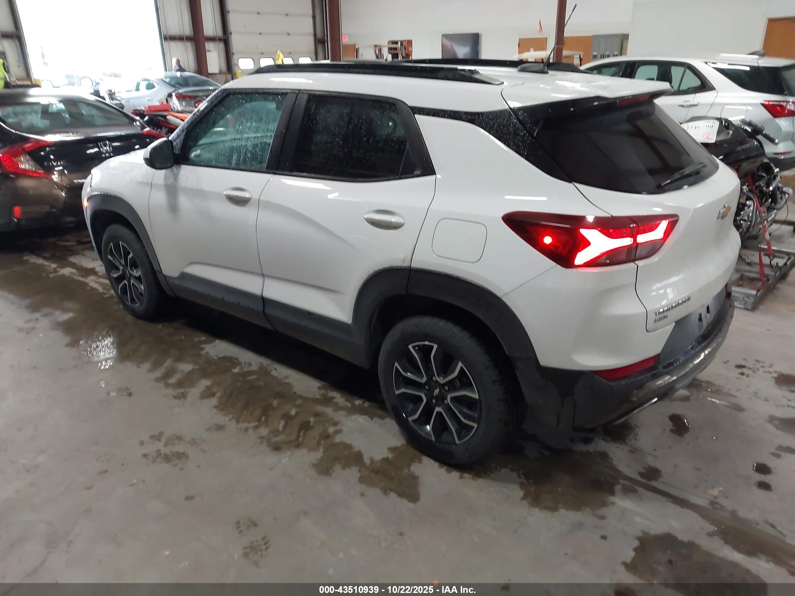 CHEVROLET TRAILBLAZER image 3