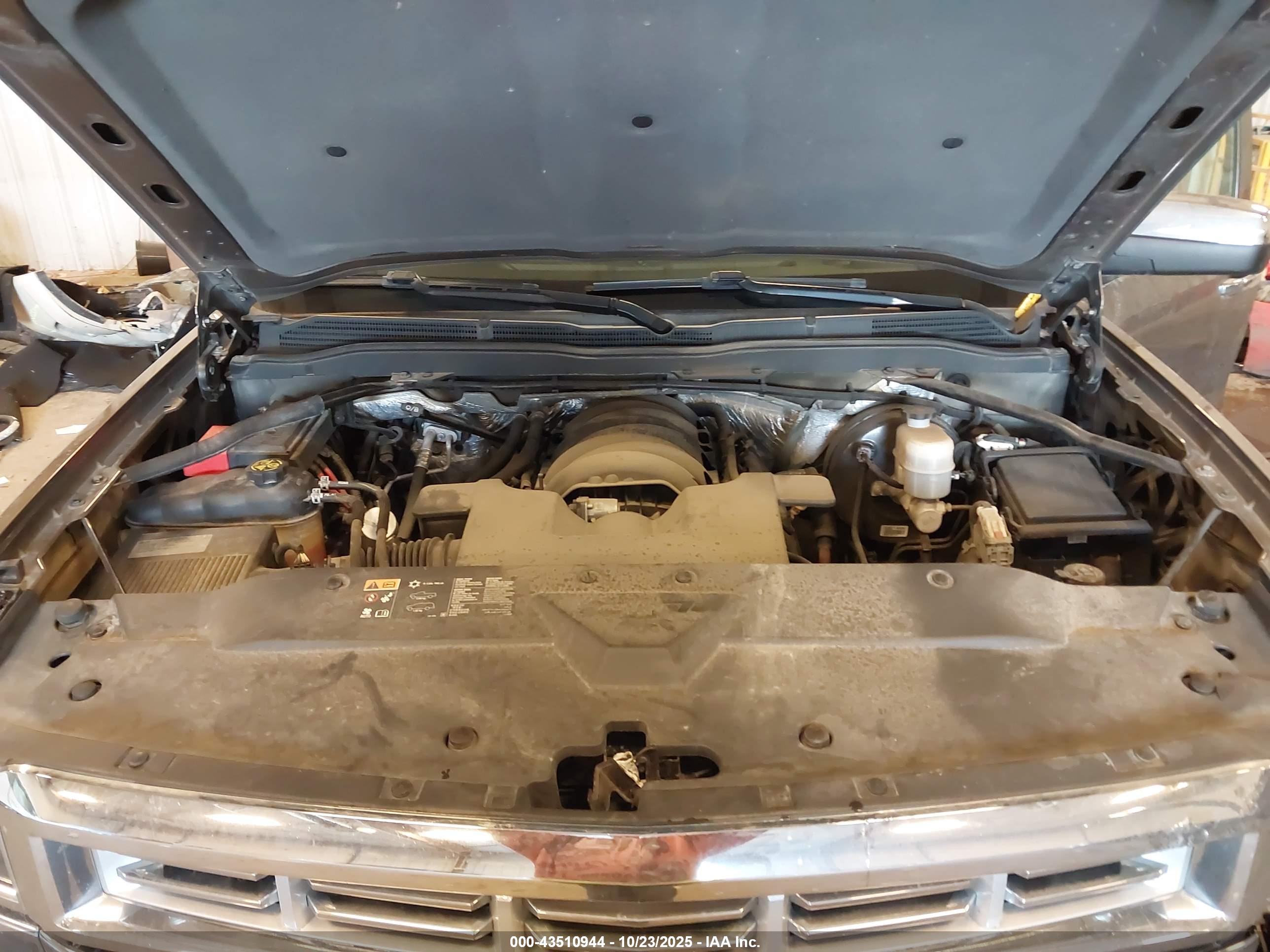 CHEVROLET SILVERADO image 10