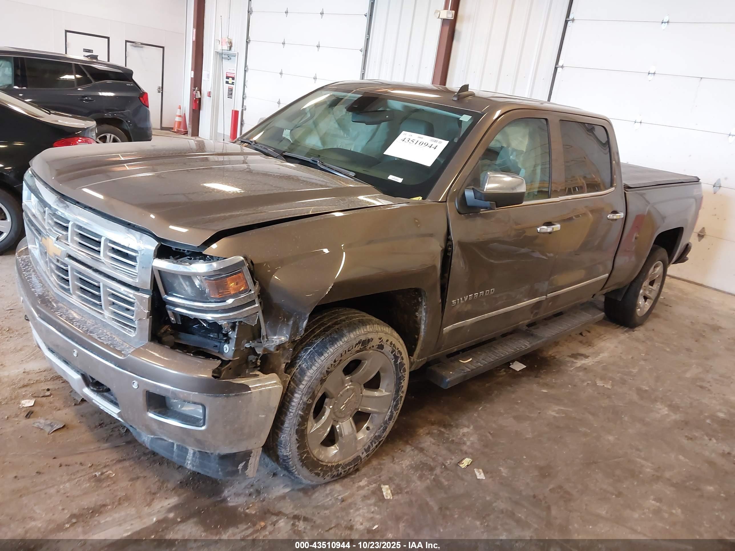 CHEVROLET SILVERADO image 2