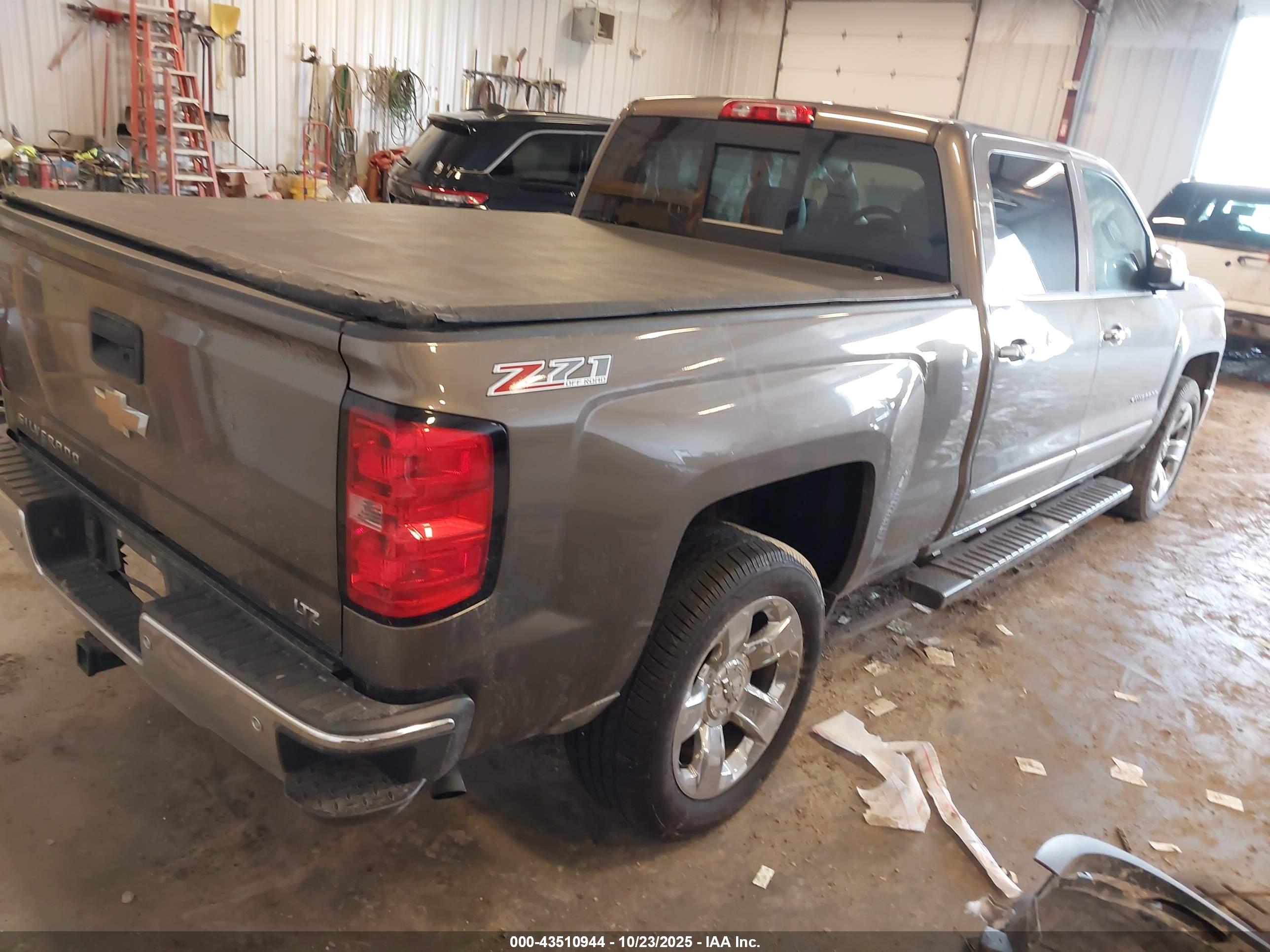 CHEVROLET SILVERADO image 4