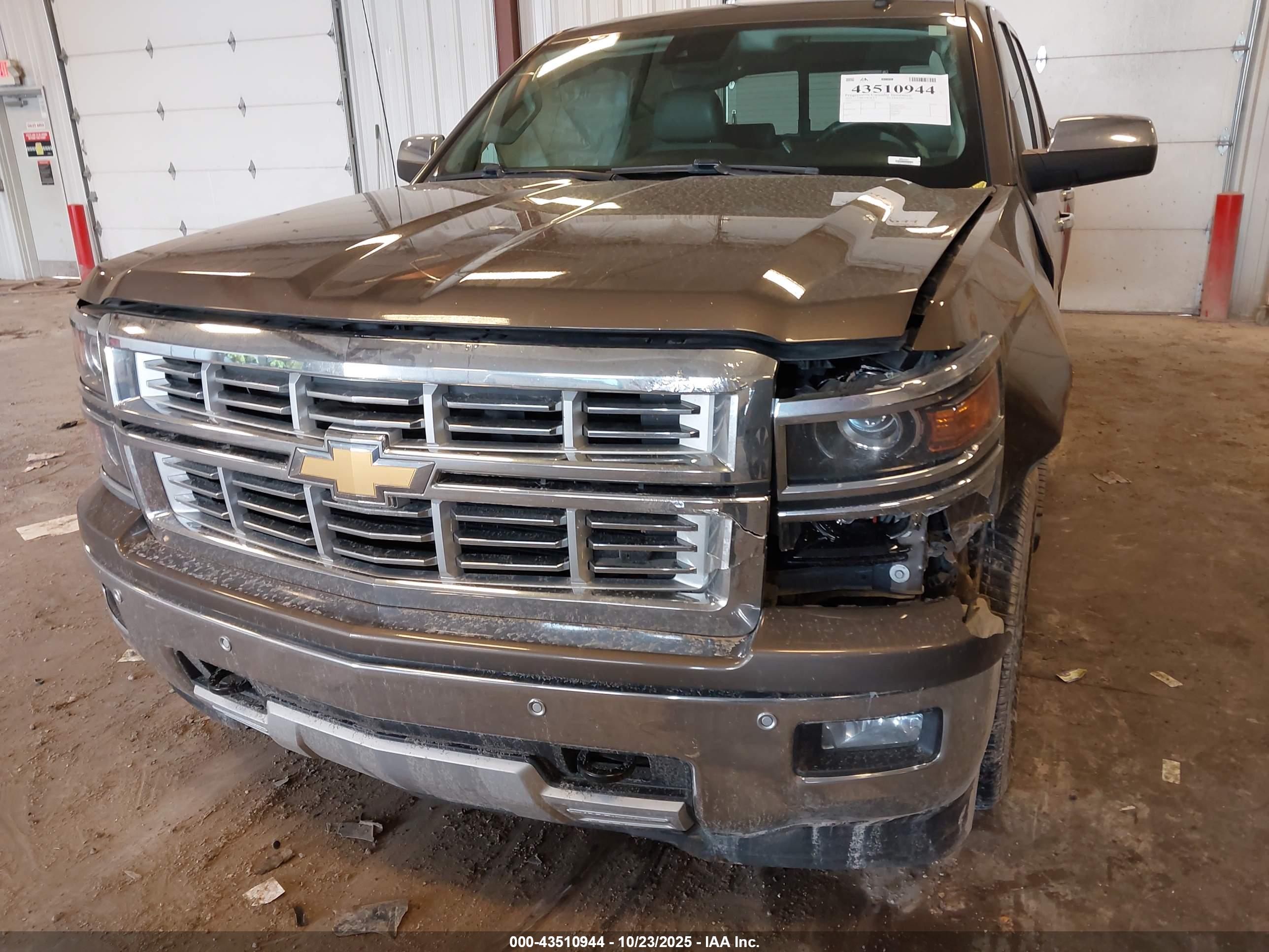 CHEVROLET SILVERADO image 6