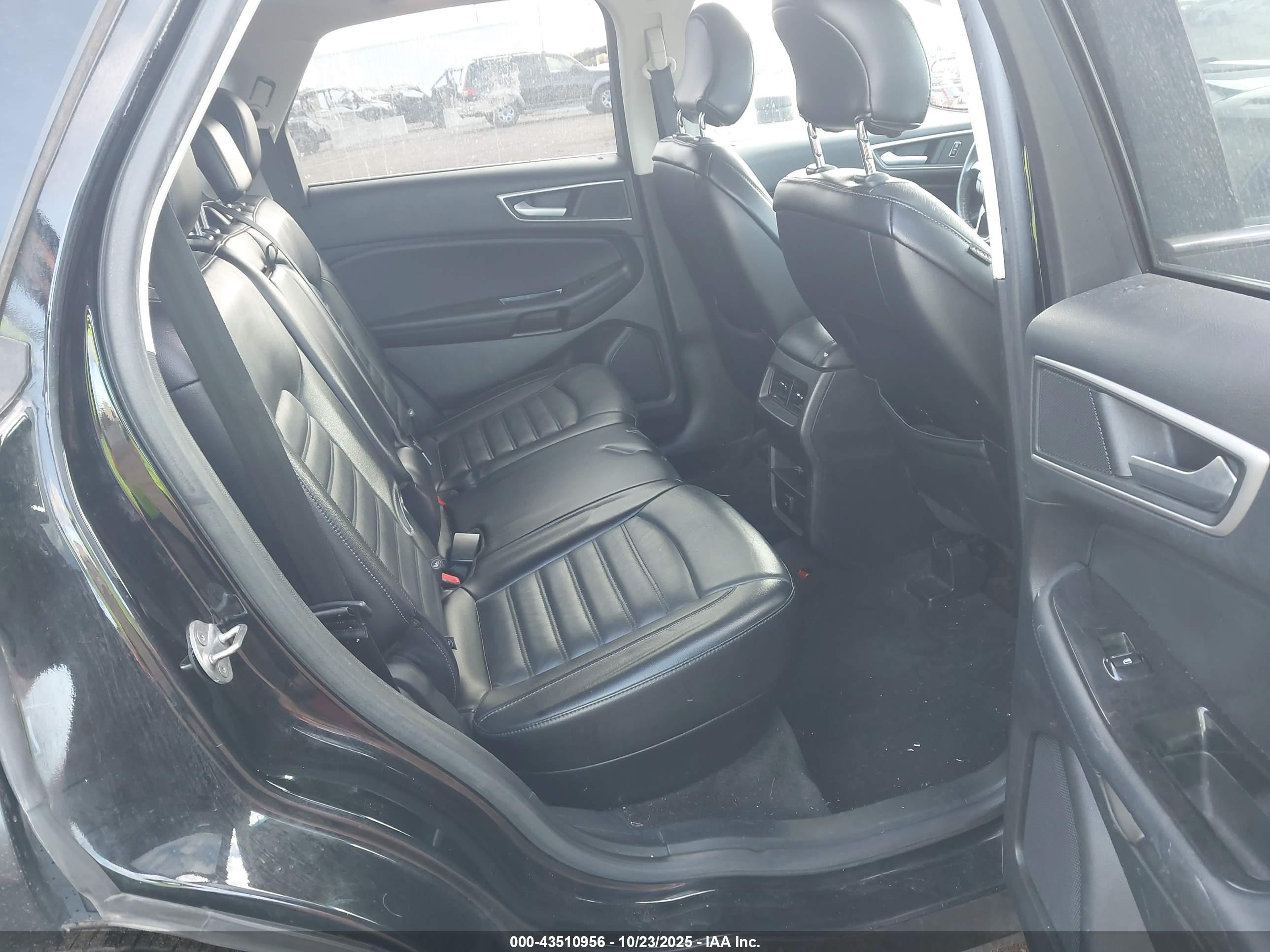 FORD EDGE image 8