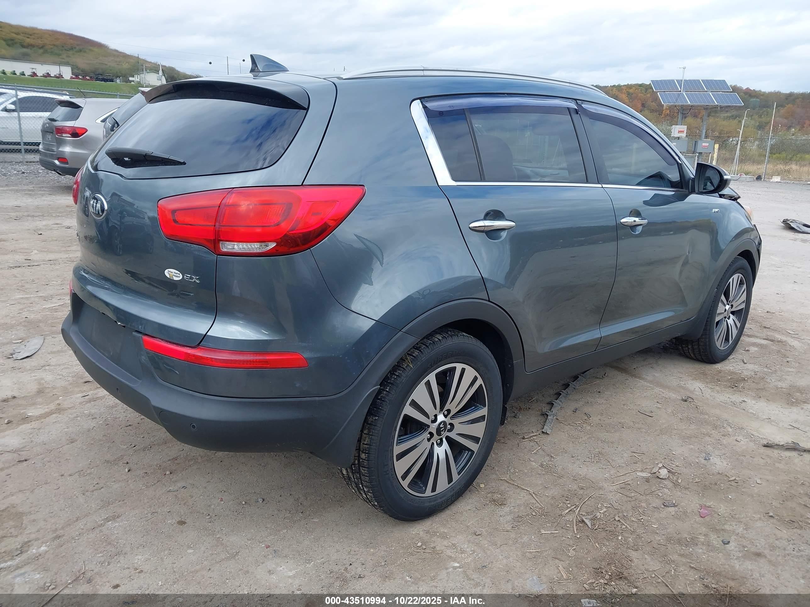 KIA SPORTAGE image 4