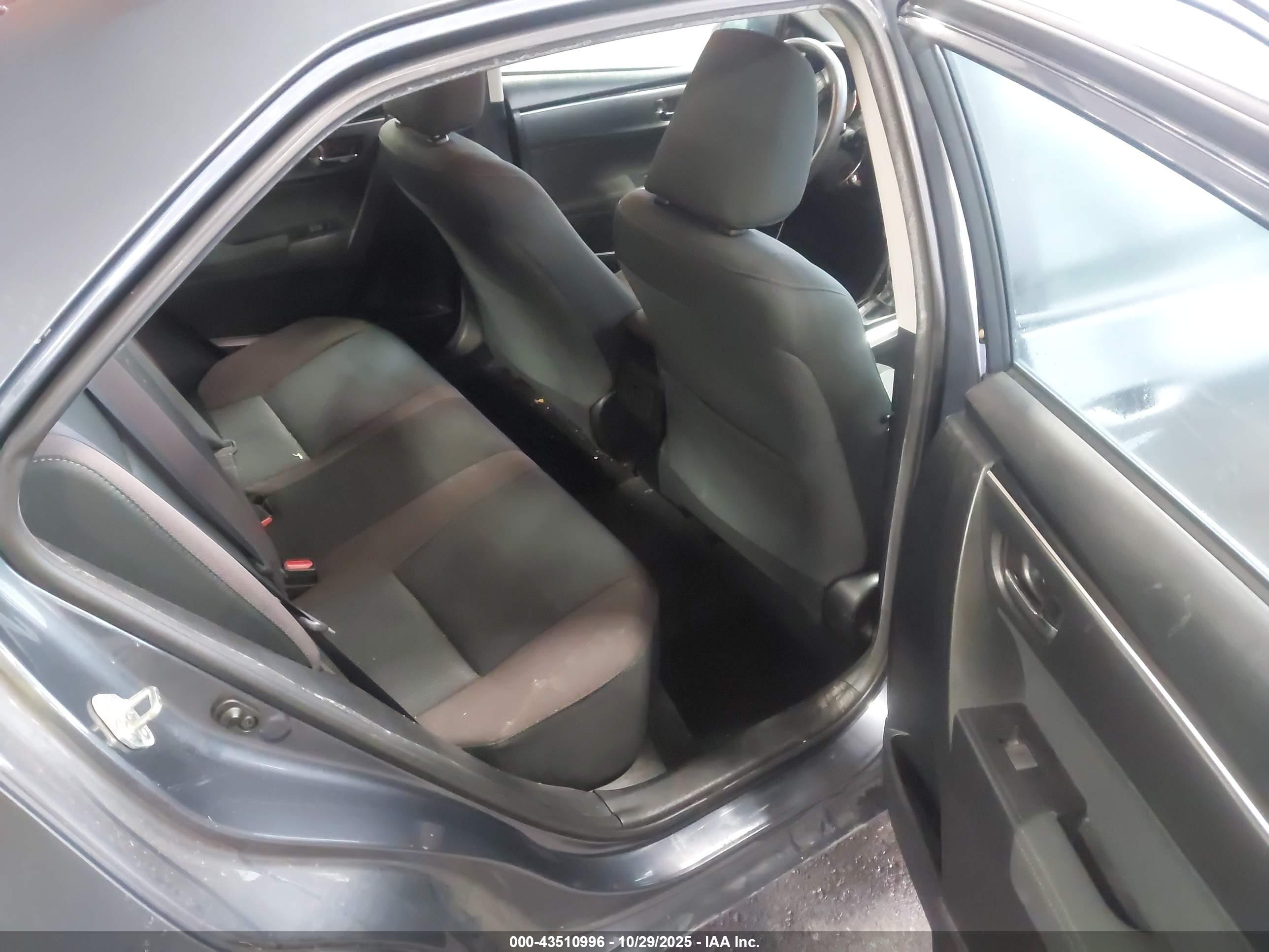 TOYOTA COROLLA image 8