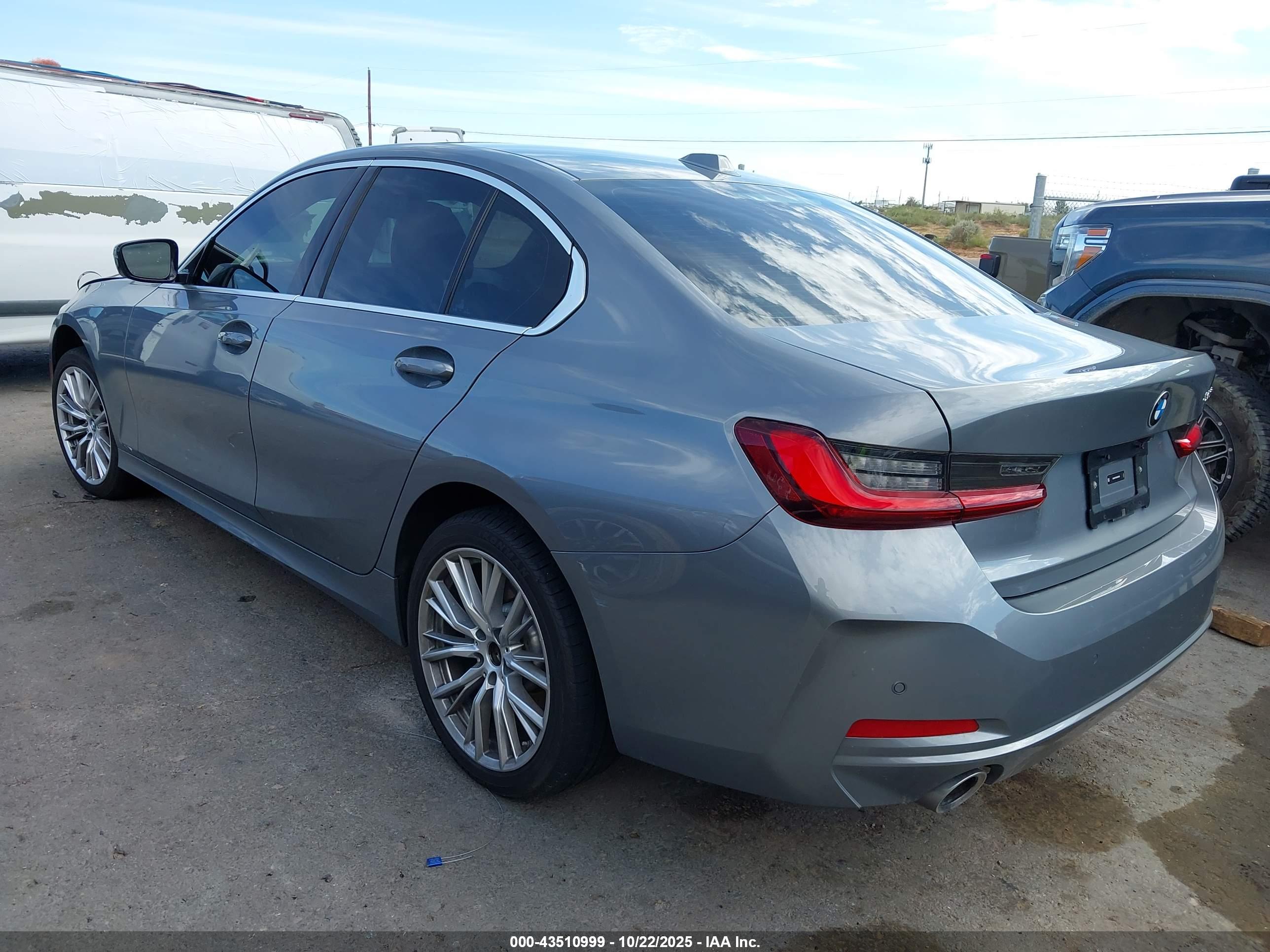 BMW 330I image 3