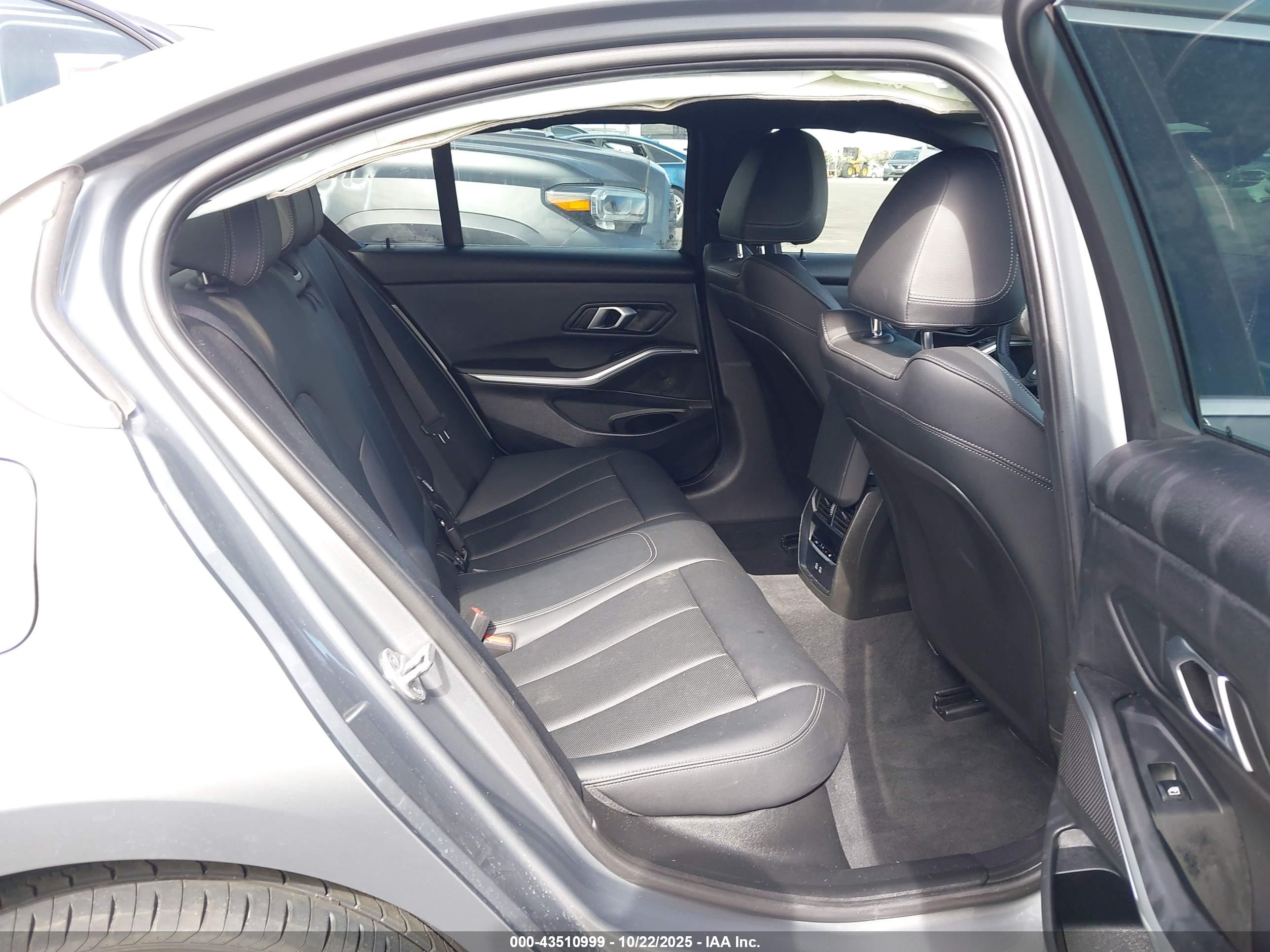 BMW 330I image 8