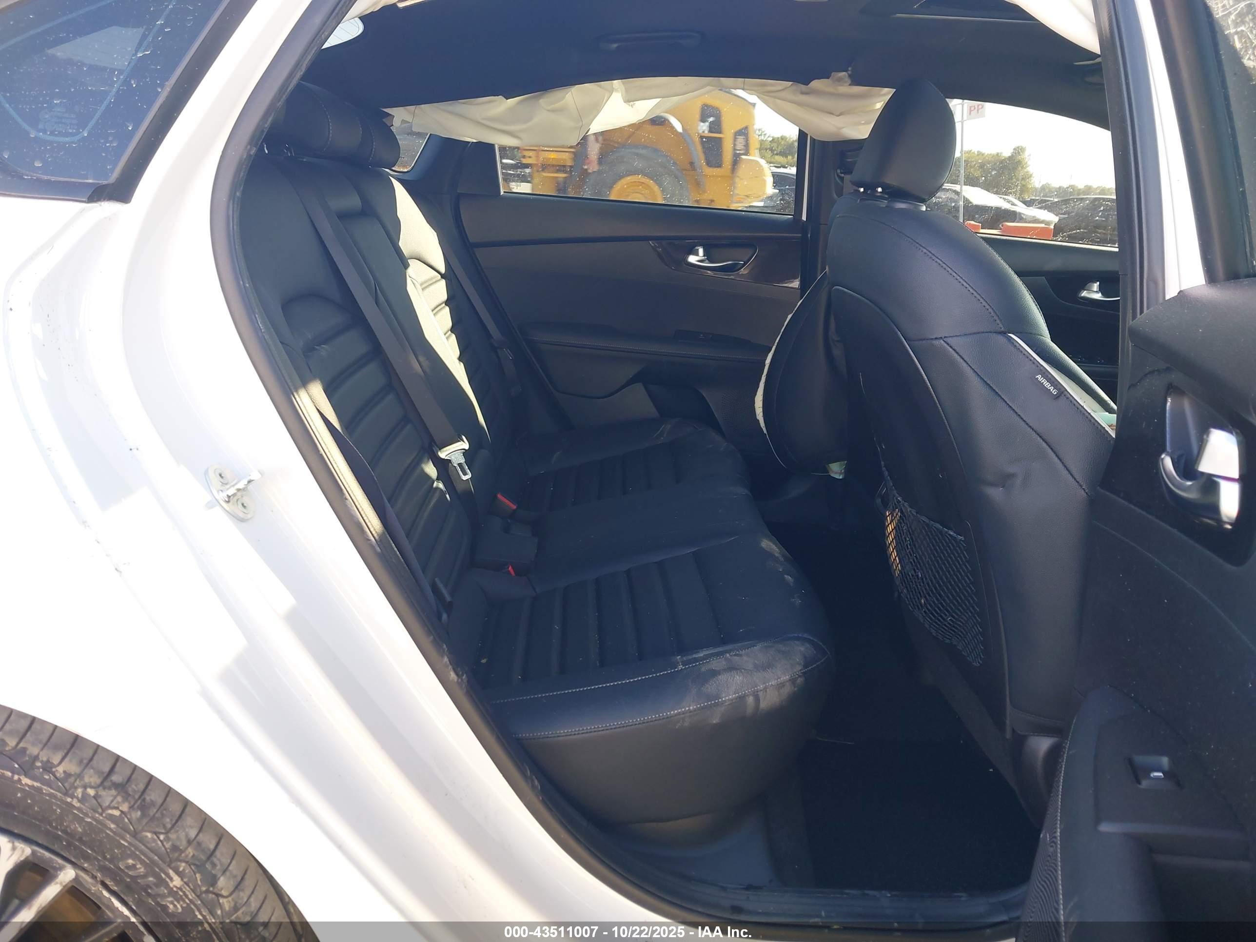 KIA FORTE image 8