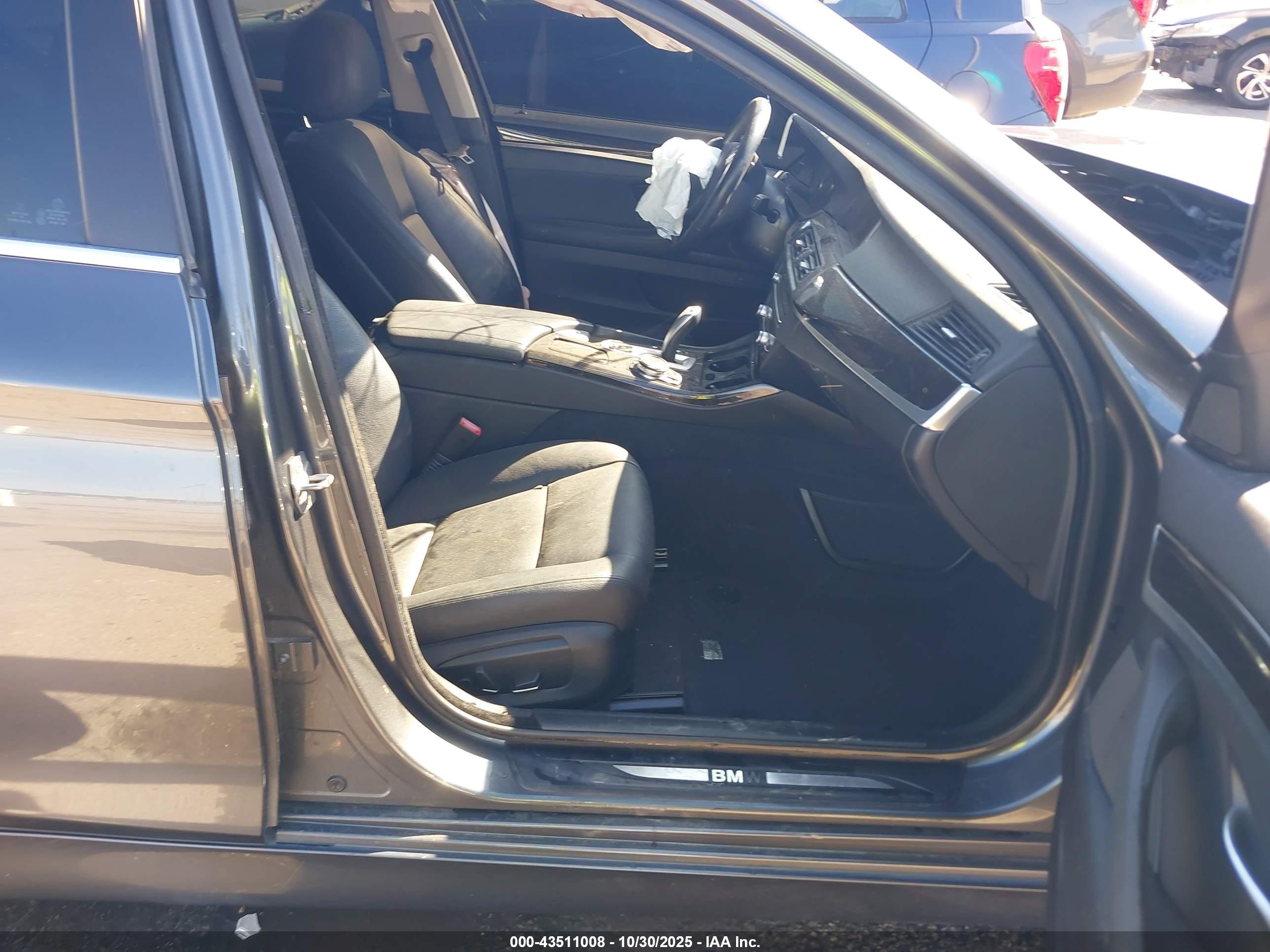 BMW 528I image 5