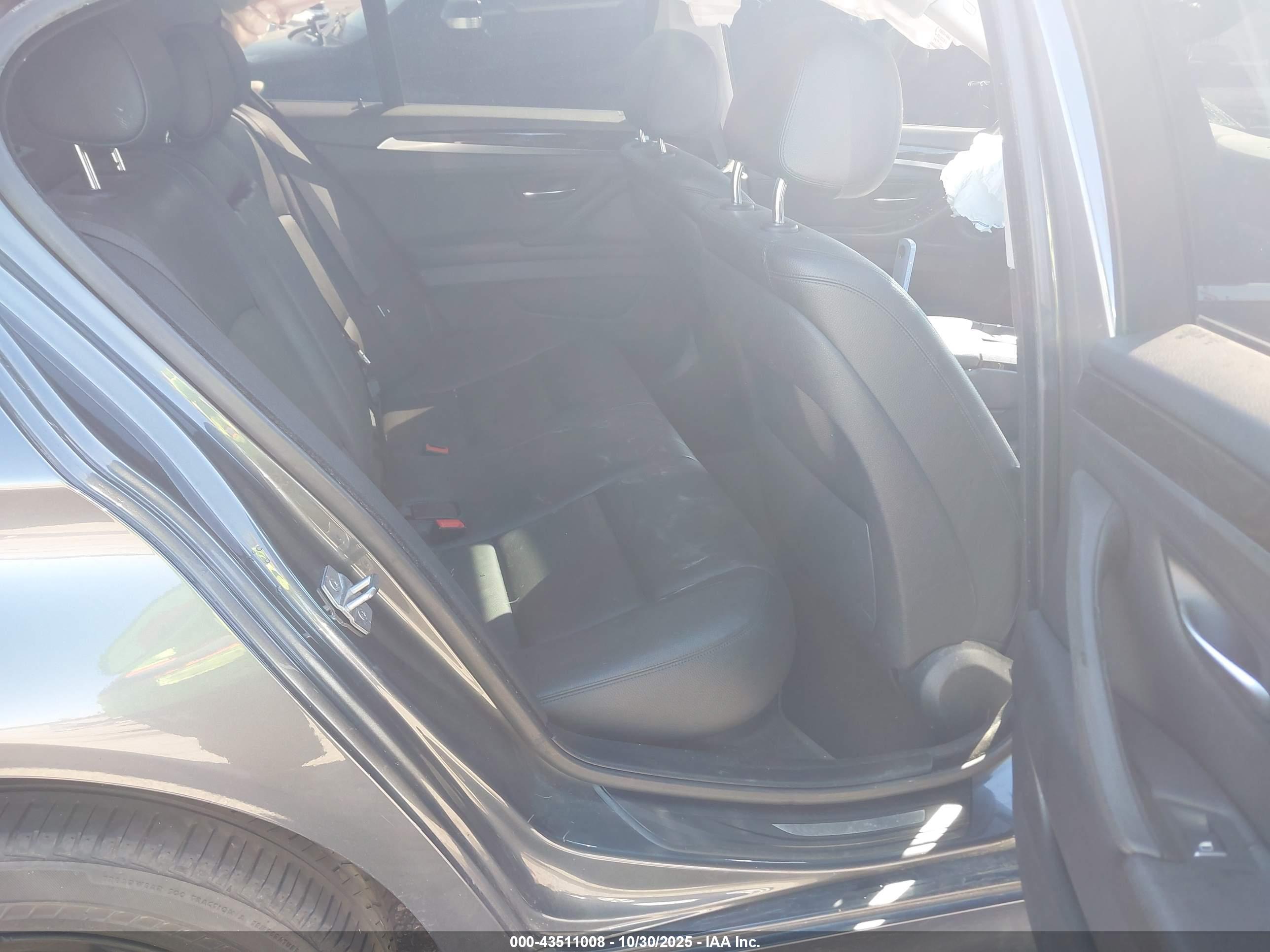 BMW 528I image 8