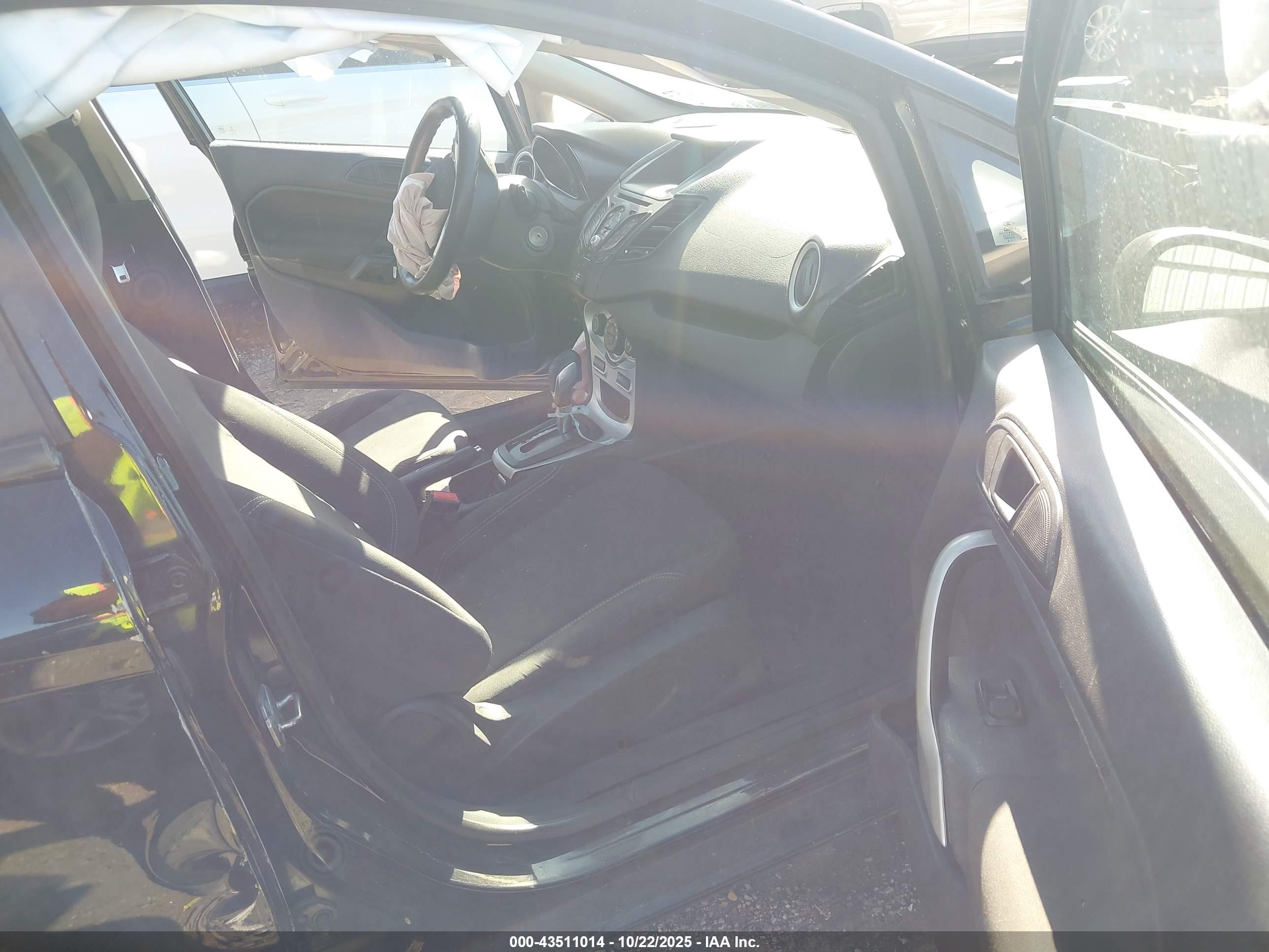 FORD FIESTA image 5