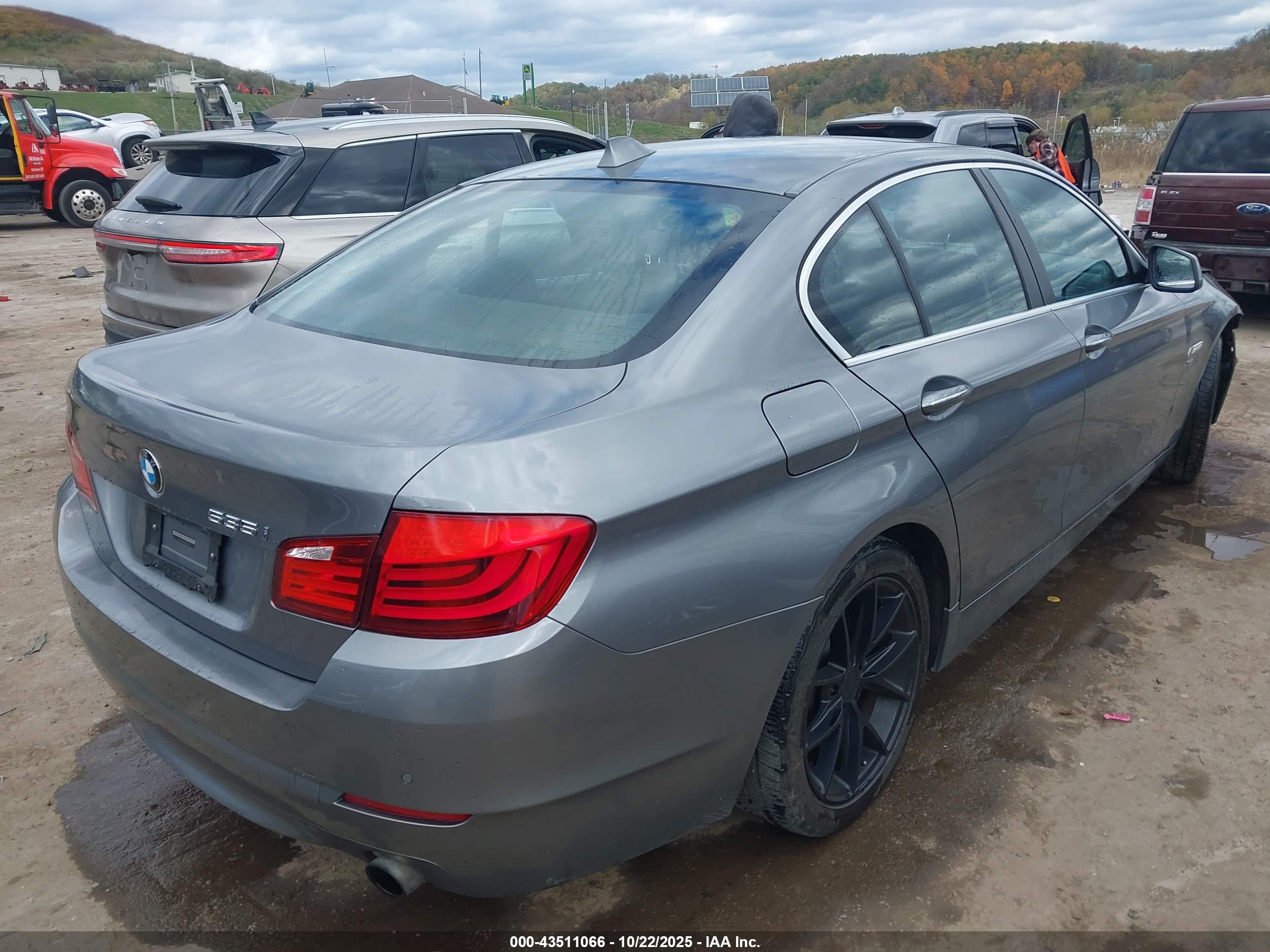 BMW 535I image 4