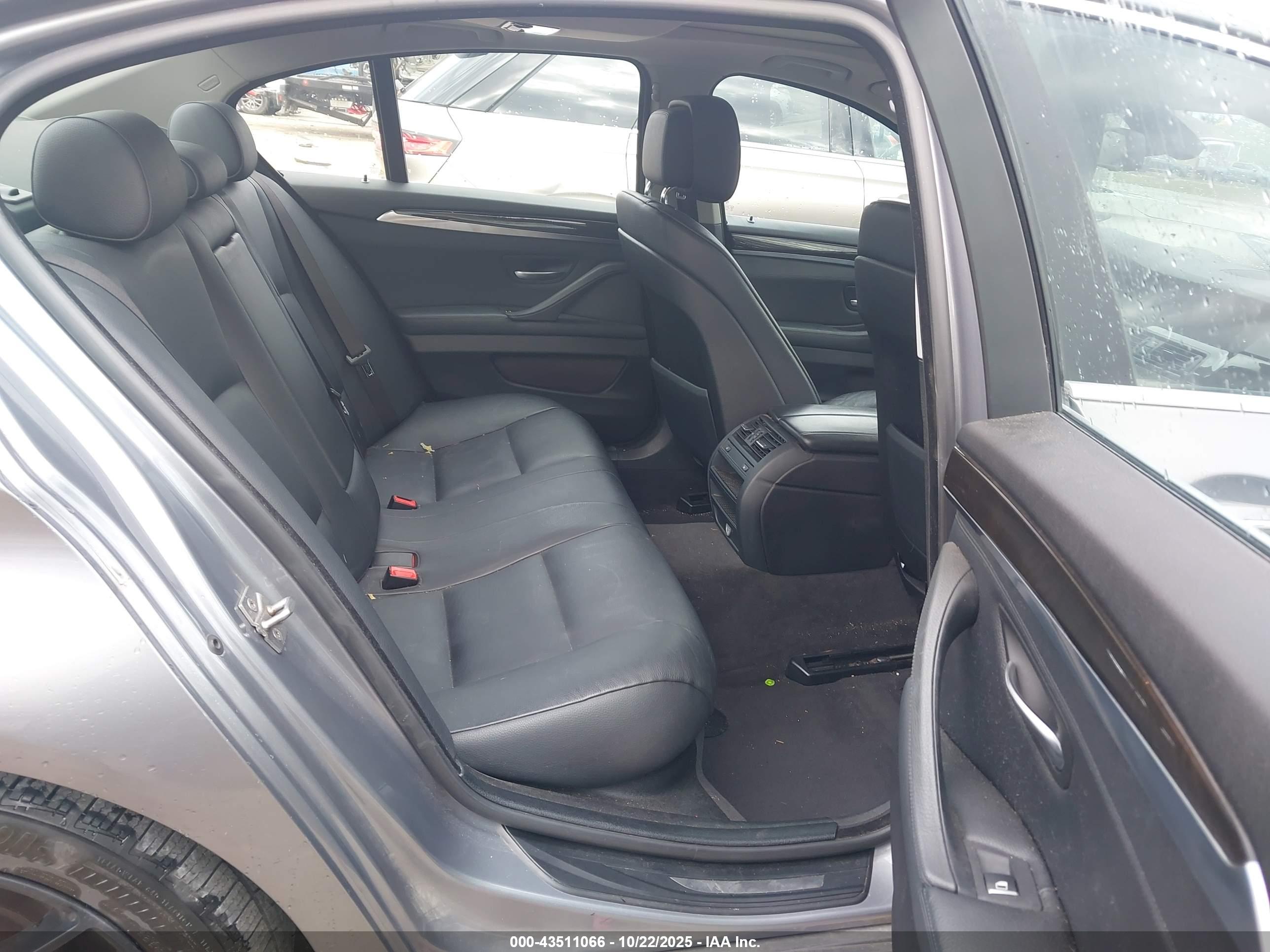 BMW 535I image 8