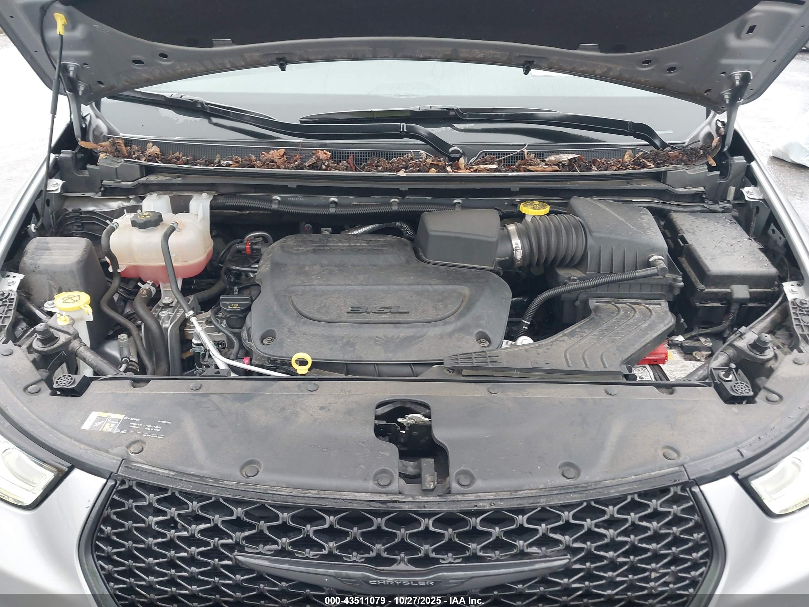 CHRYSLER PACIFICA image 10