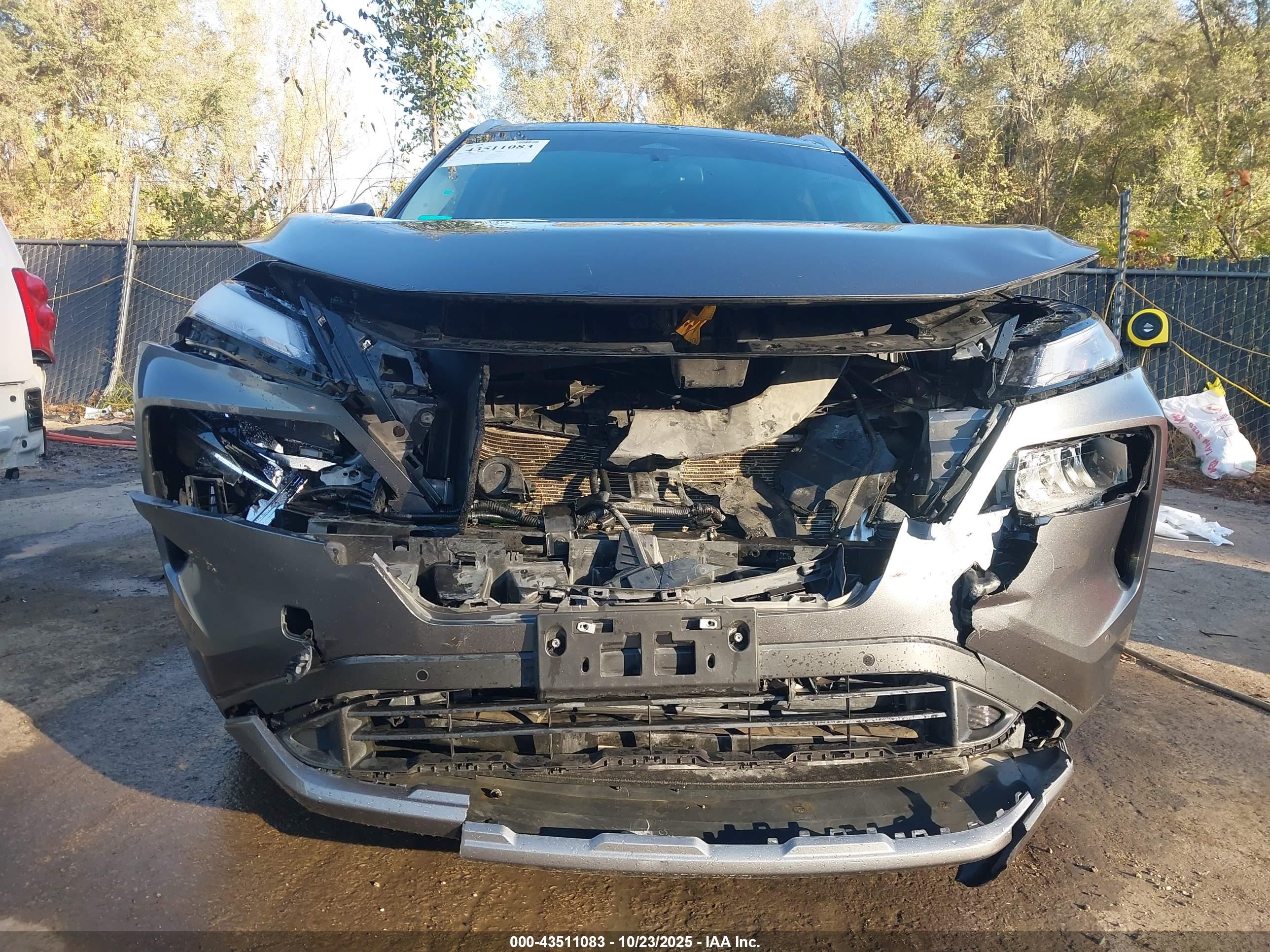 NISSAN ROGUE image 6