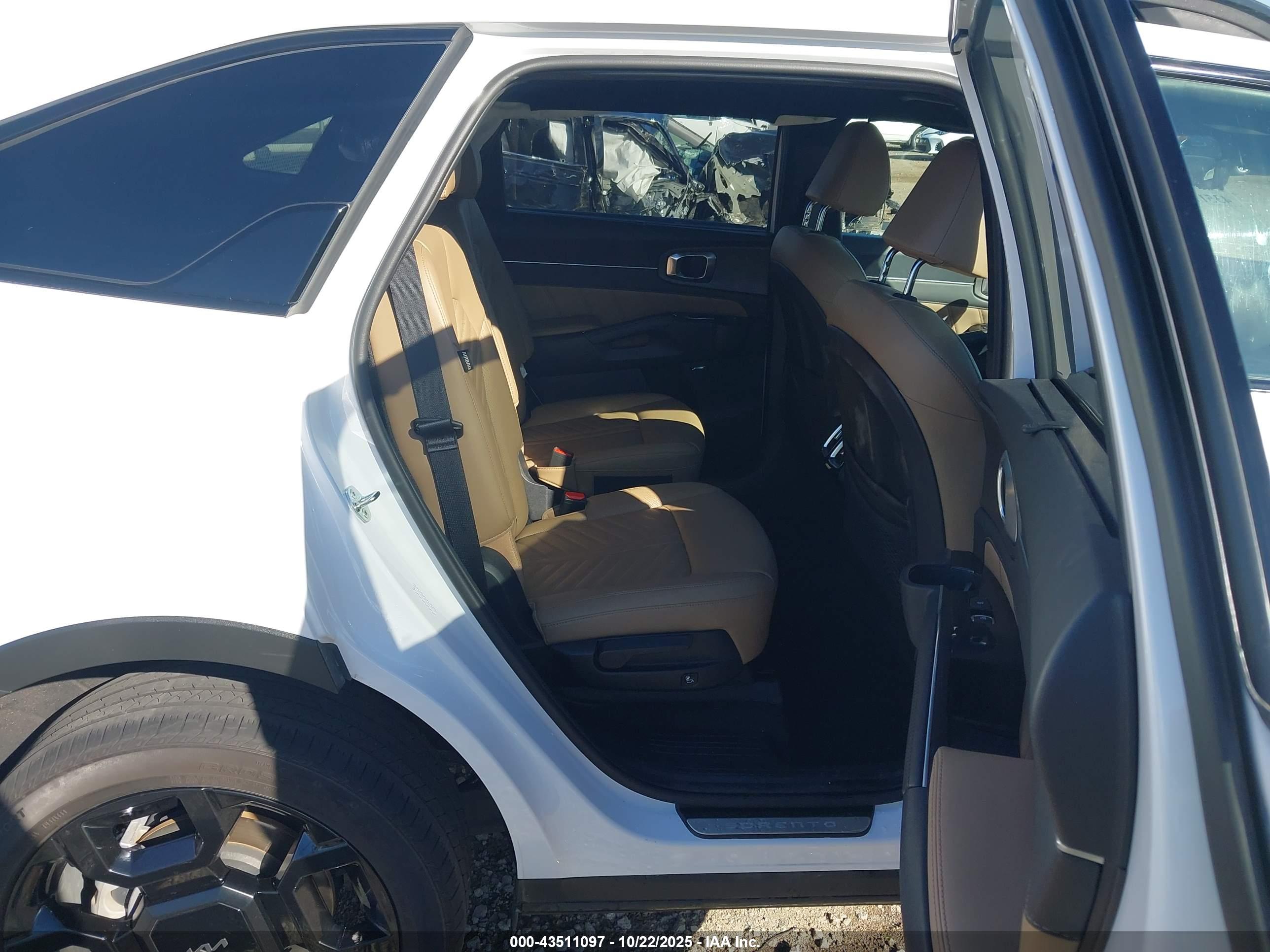 KIA SORENTO image 8