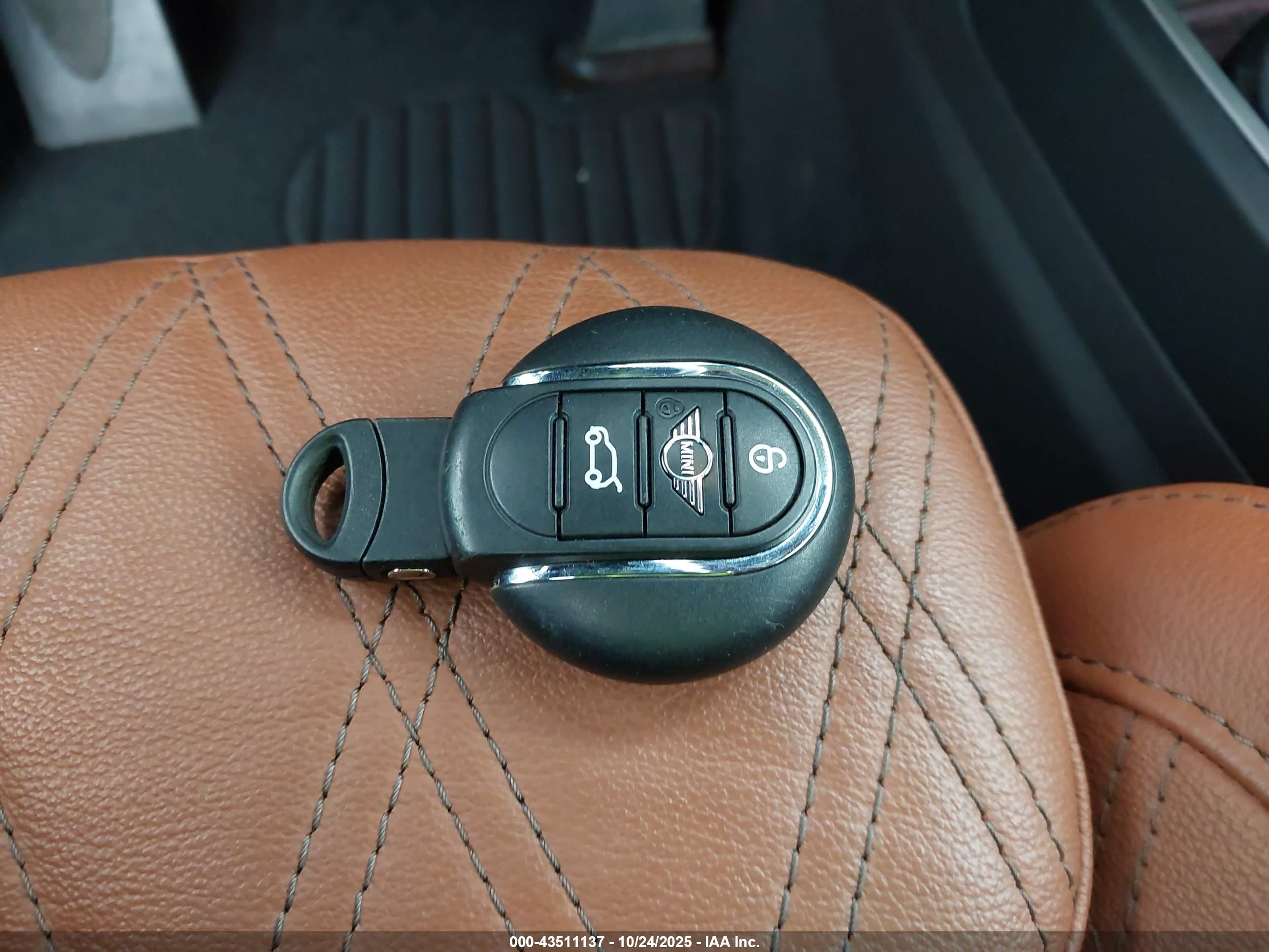 MINI COUNTRYMAN image 11
