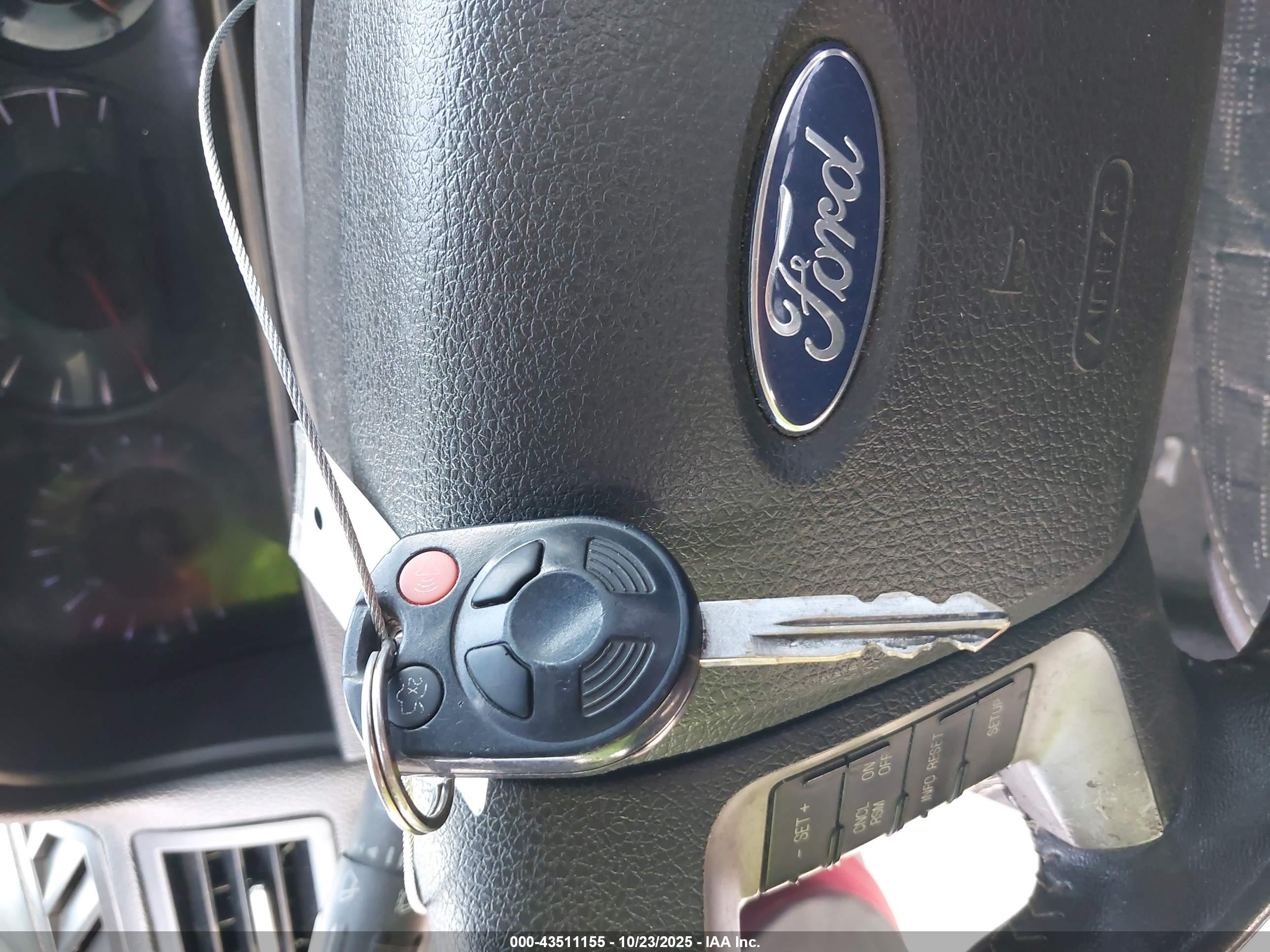 FORD FUSION image 11