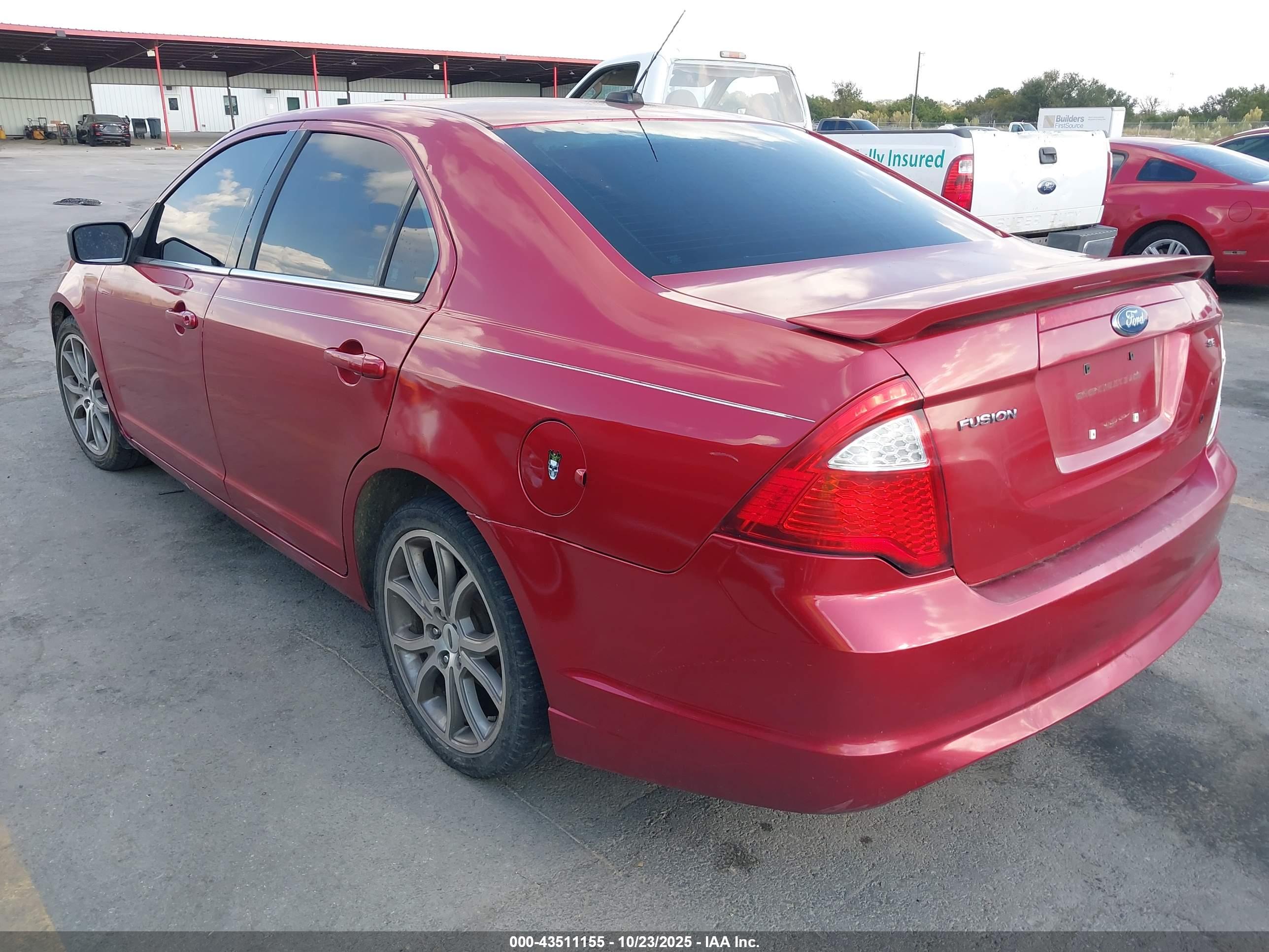 FORD FUSION image 3