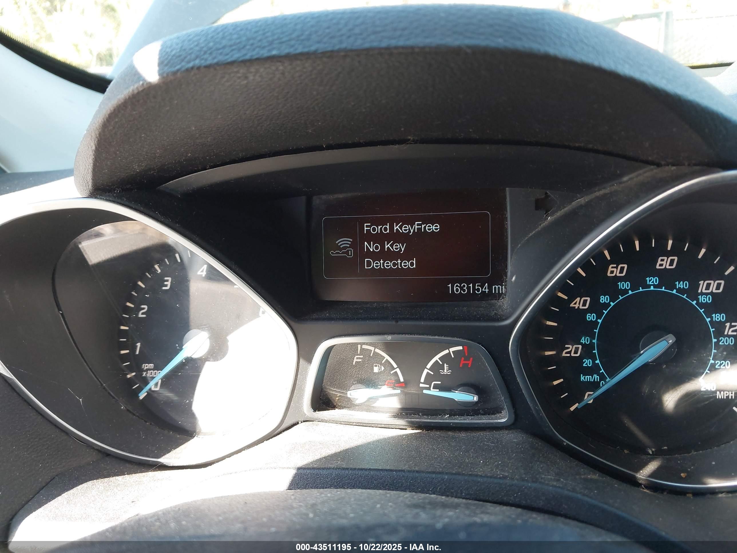 FORD ESCAPE image 7