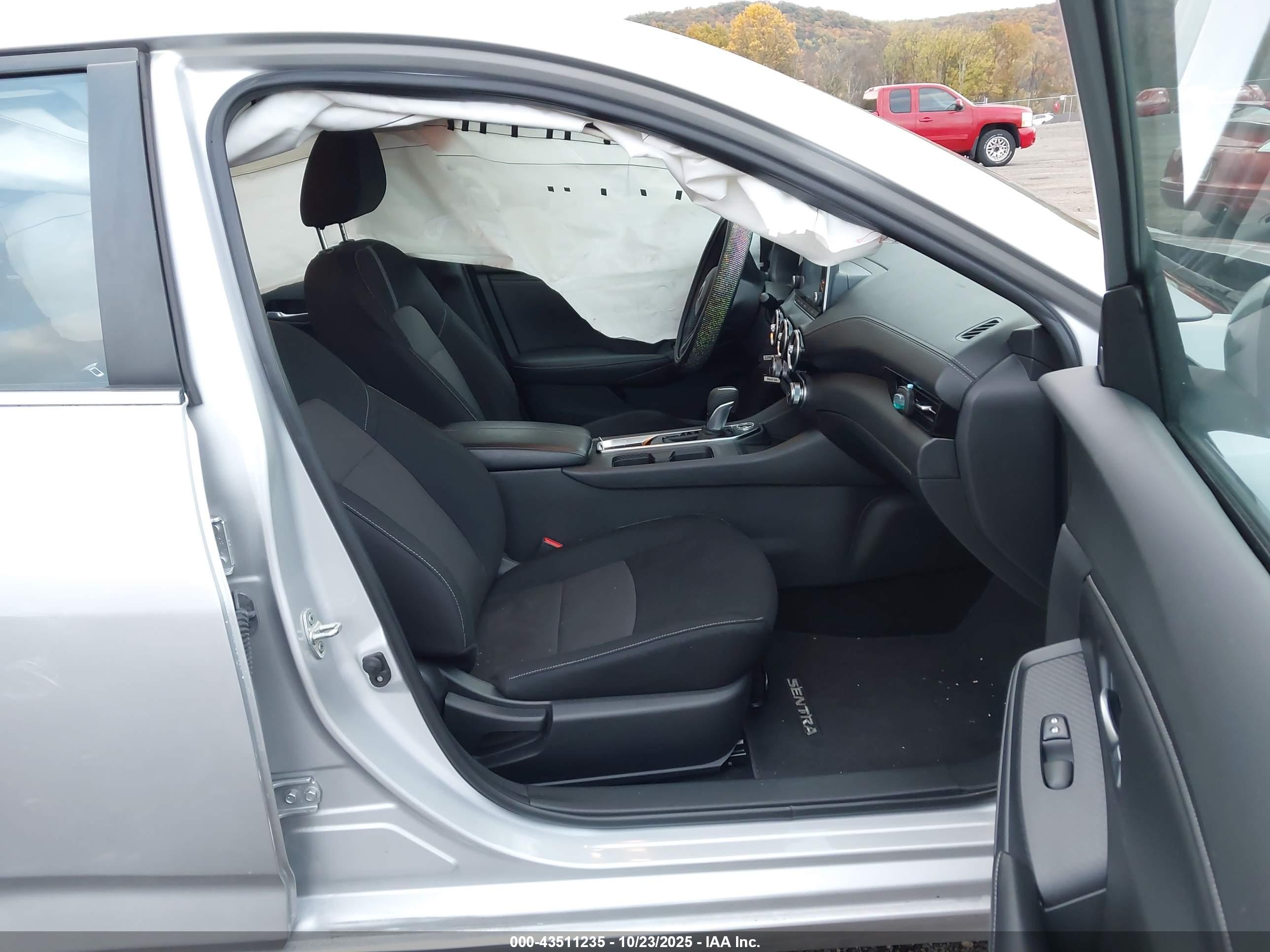 NISSAN SENTRA image 5