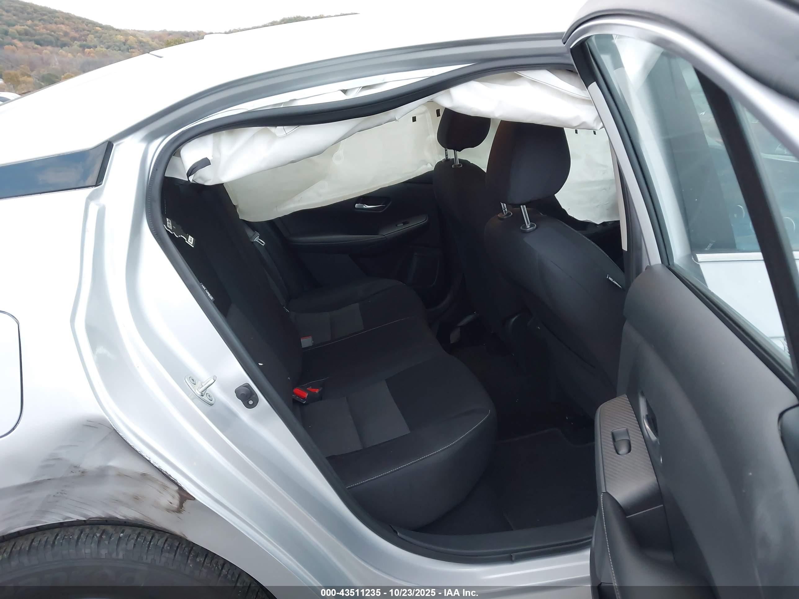 NISSAN SENTRA image 8