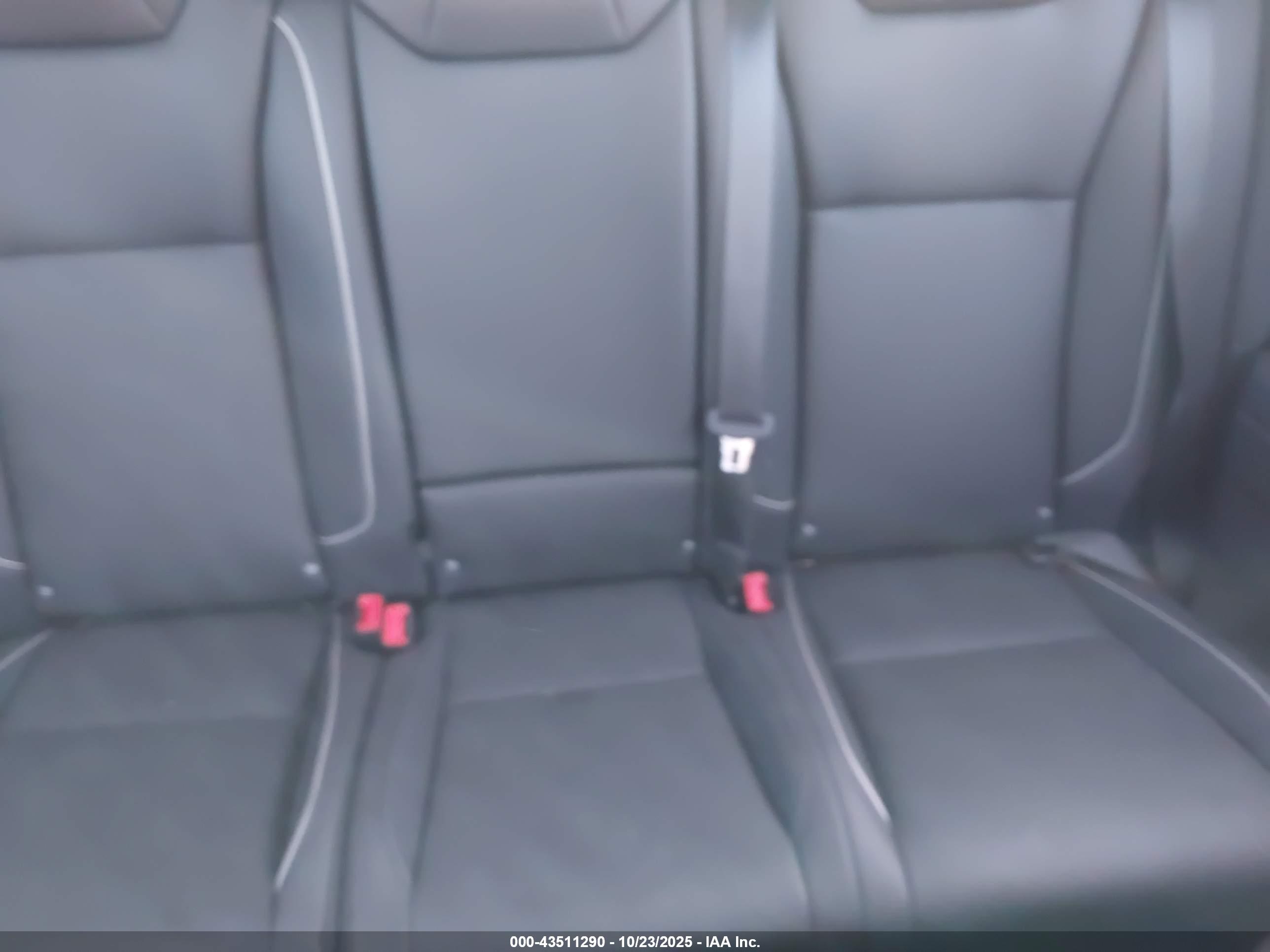 TESLA CYBERTRUCK image 8