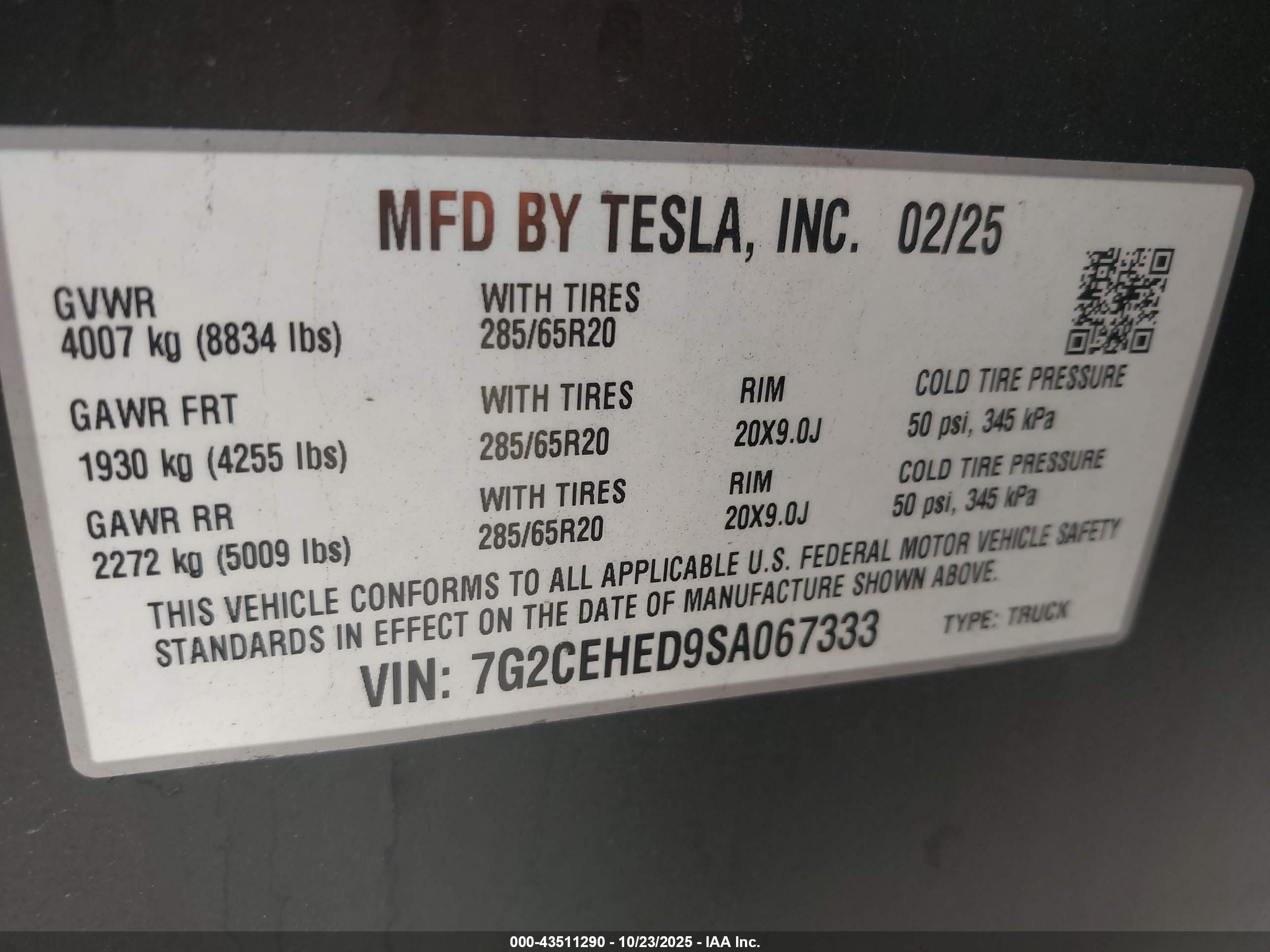 TESLA CYBERTRUCK image 9
