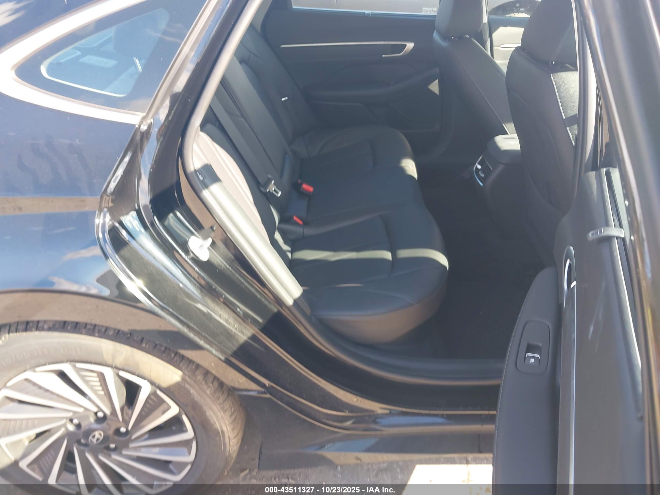 HYUNDAI SONATA image 8