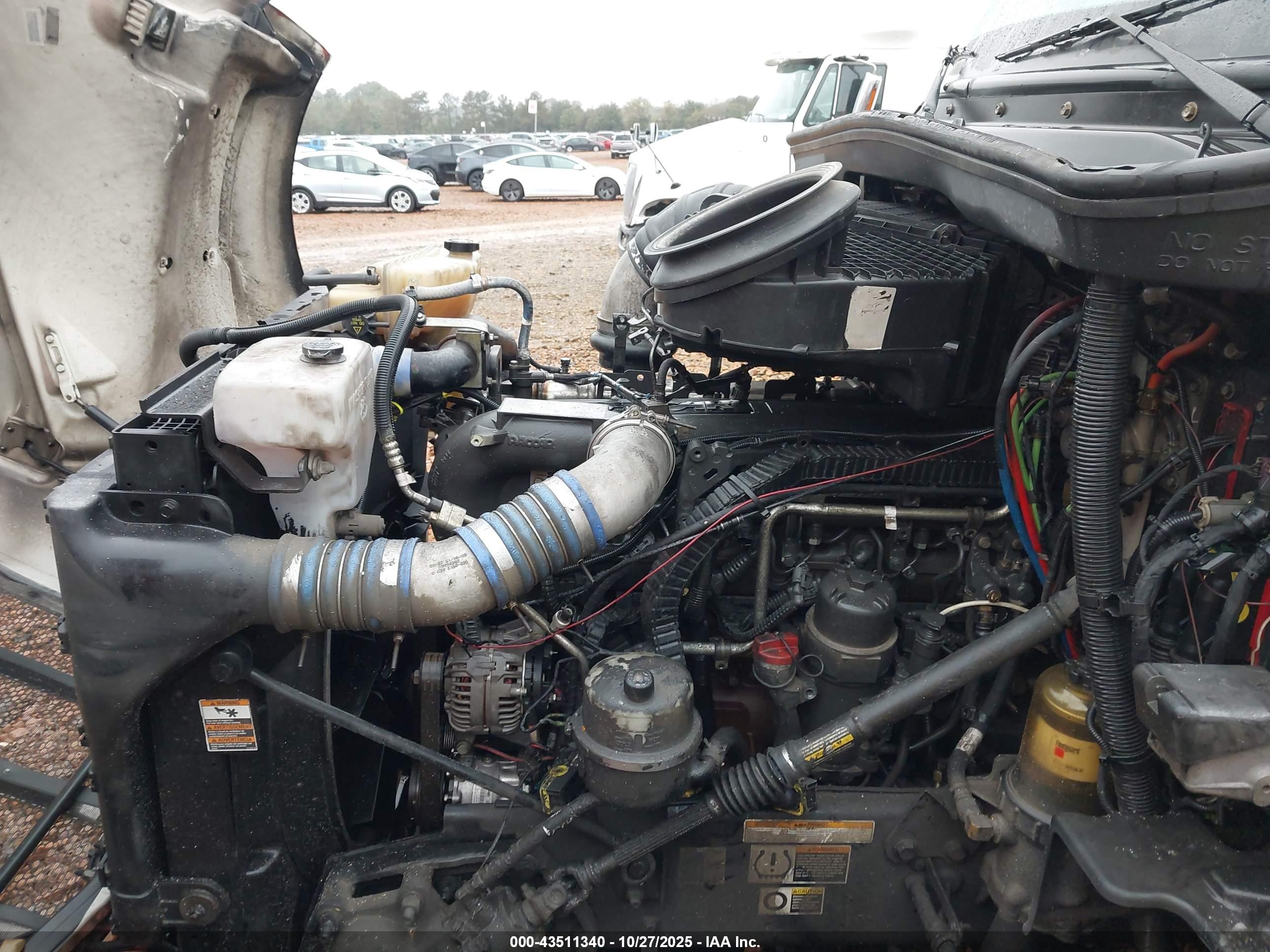 PETERBILT 579 image 10