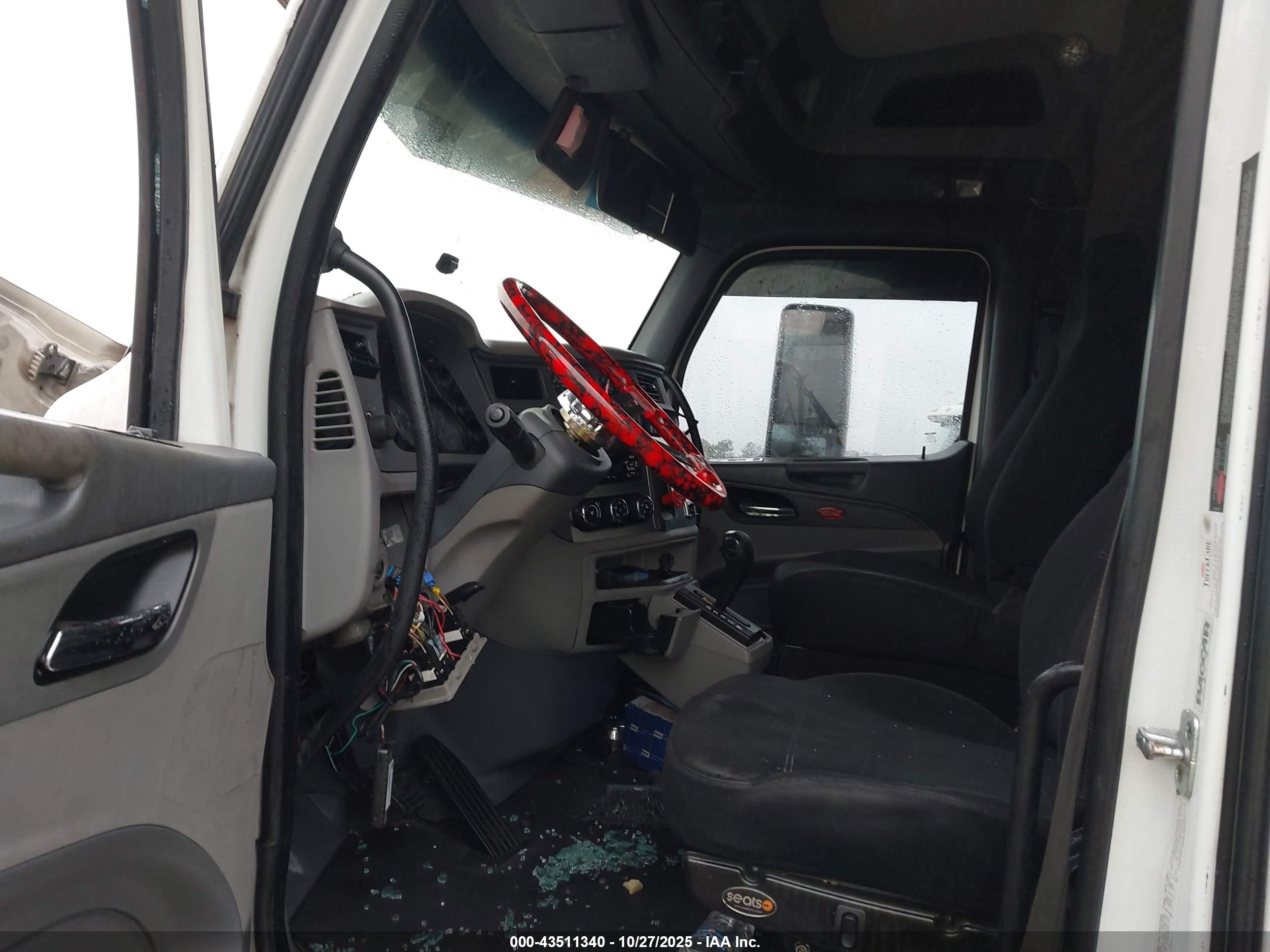 PETERBILT 579 image 7