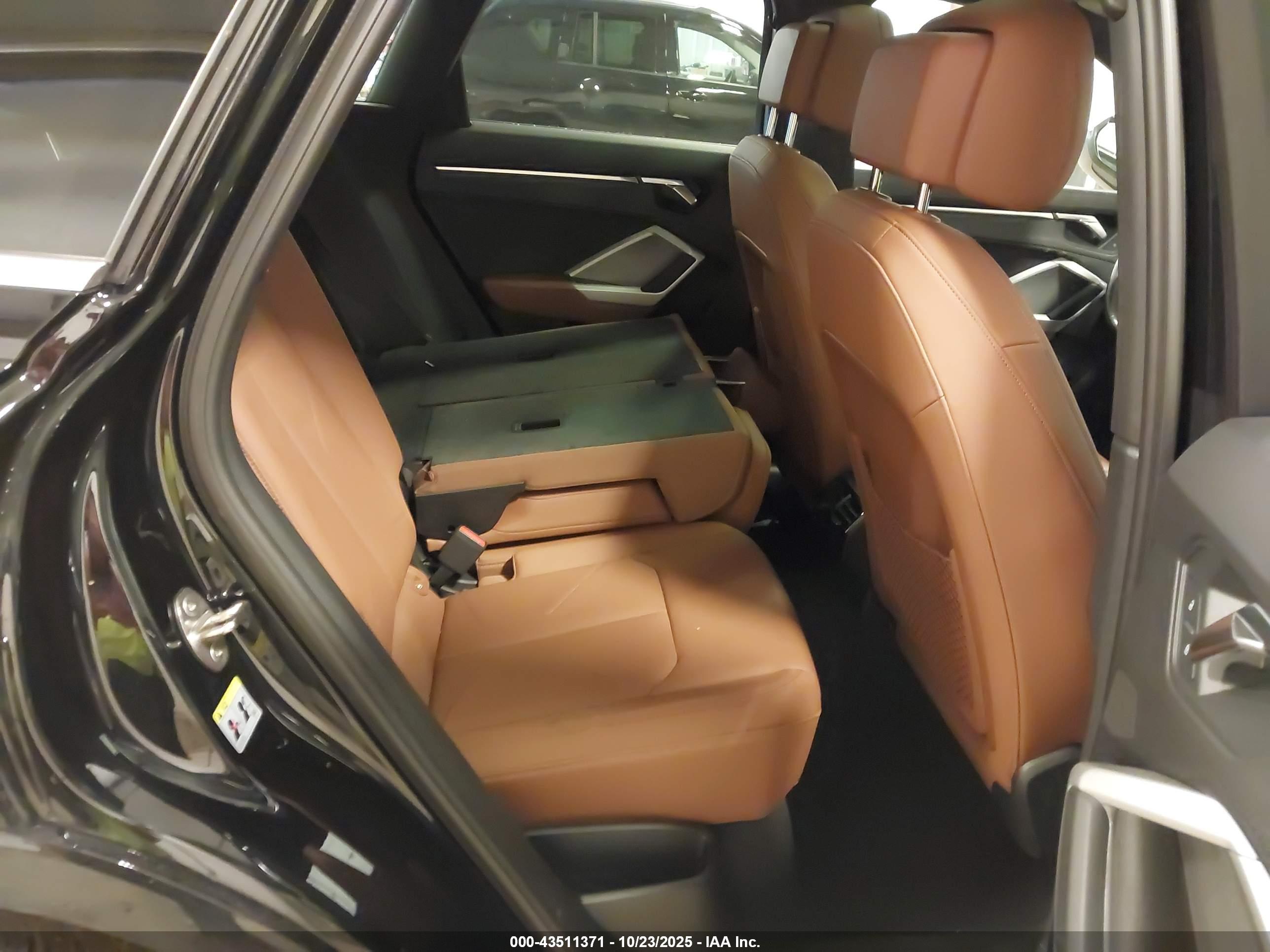 AUDI Q3 image 8