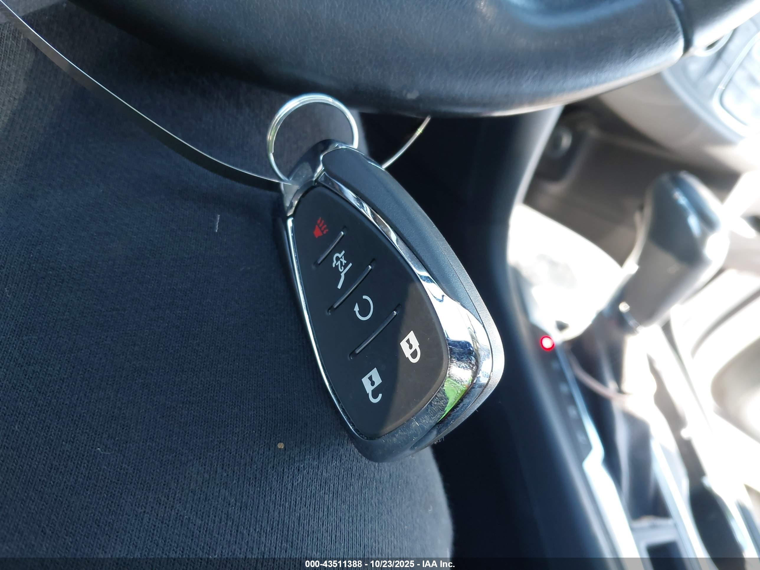 CHEVROLET EQUINOX image 11