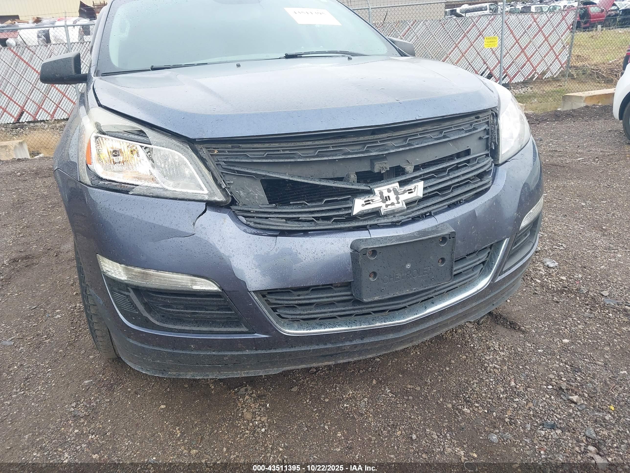 CHEVROLET TRAVERSE image 6