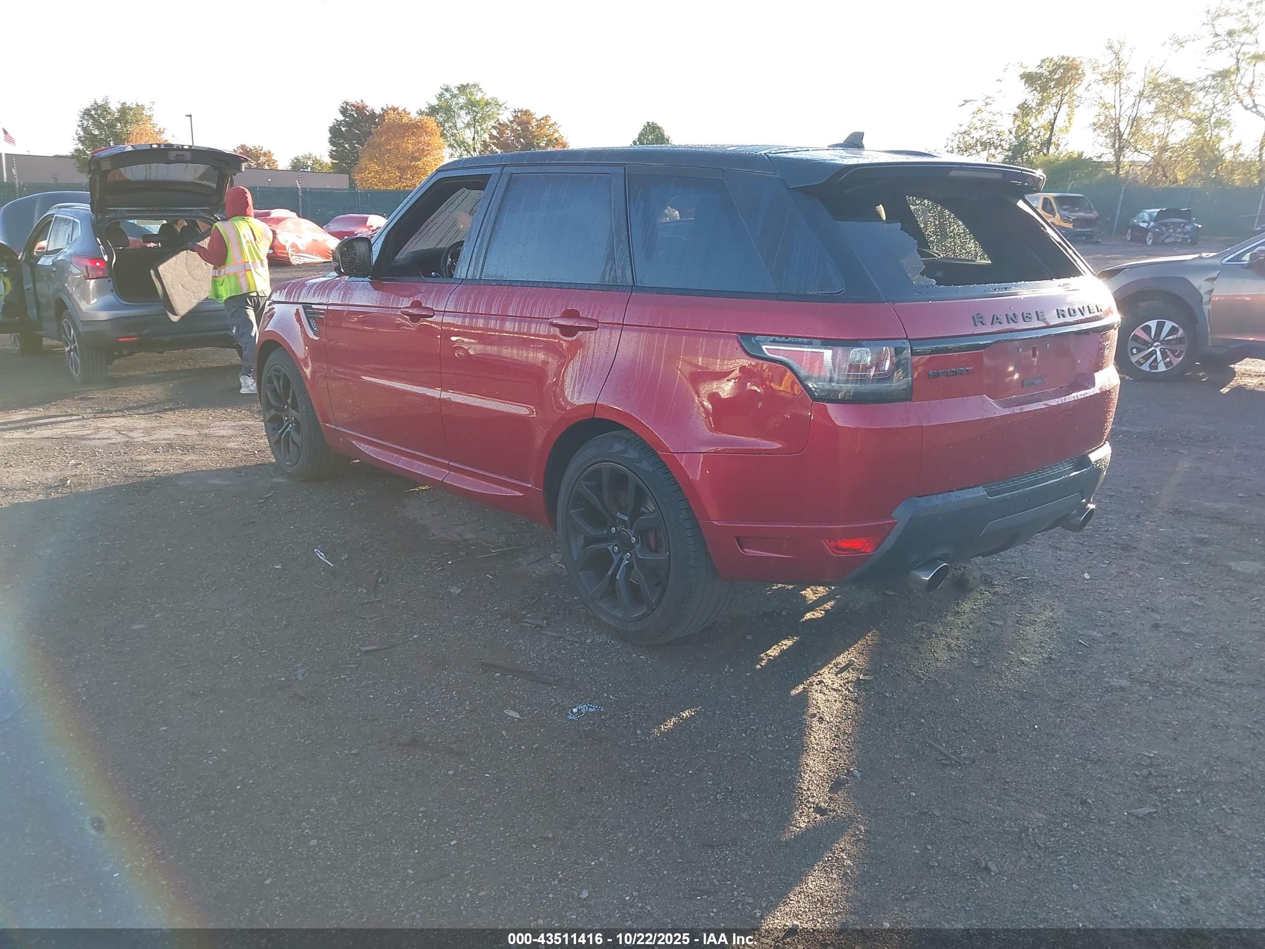 LAND ROVER image 3