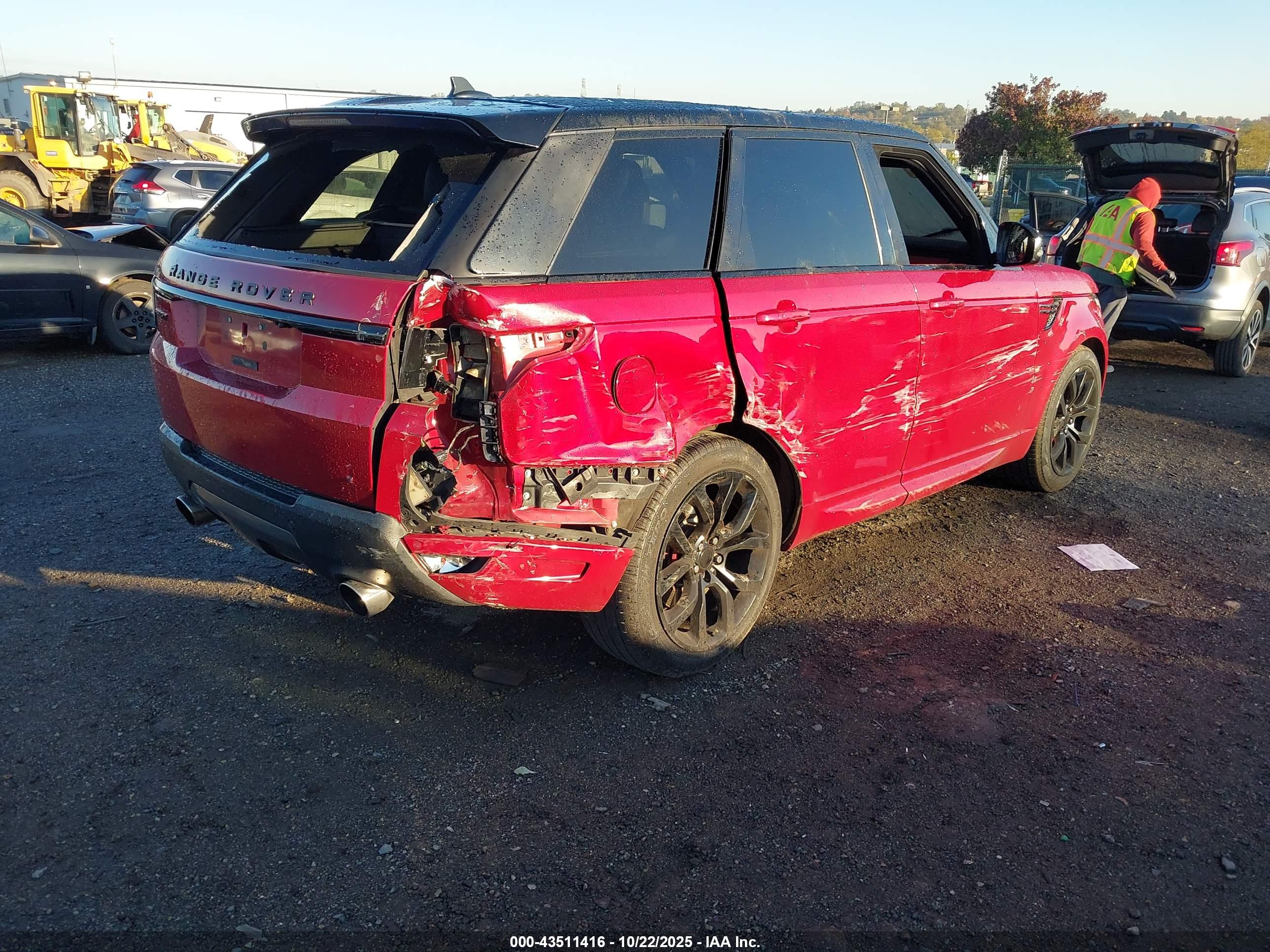 LAND ROVER image 4