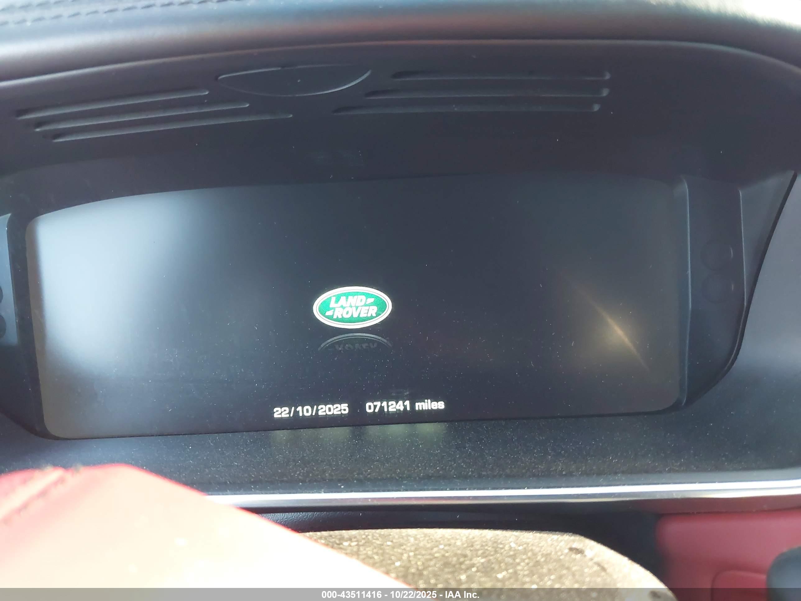 LAND ROVER image 7
